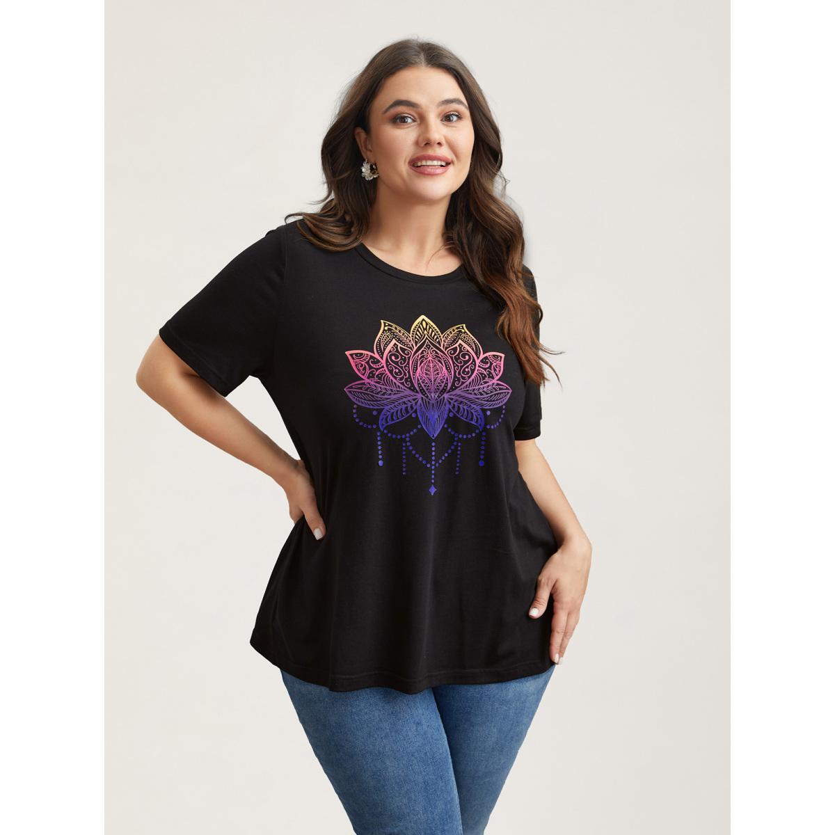 Plus Size Floral Motif Crew Neck Fitted T-Shirt Black Women Leisure Non Natural Flowers Round Neck Casual T-shirts BloomChic 26/4X Product Image