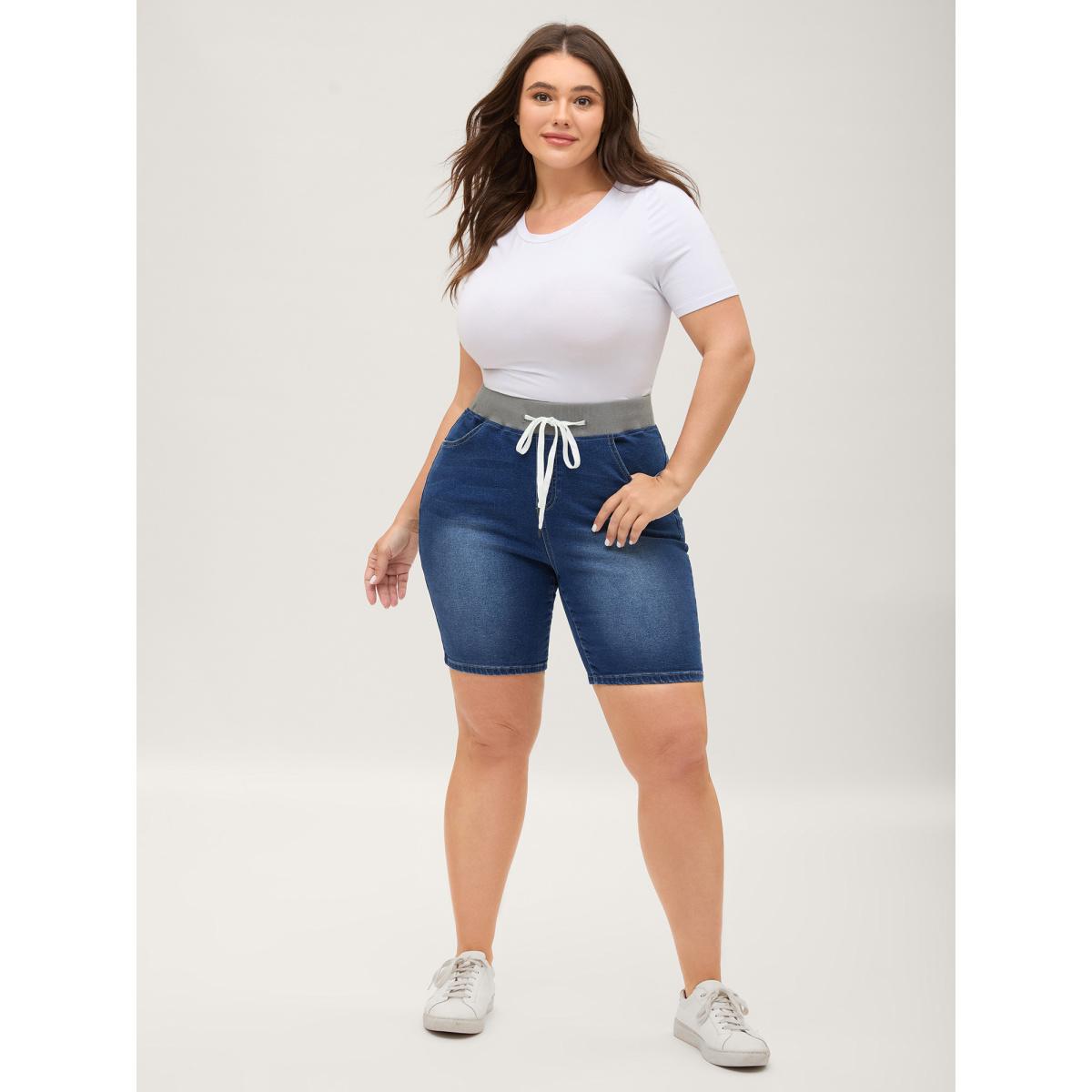 Plus Size Pull-On Drawstring Skinny-Fit Denim Shorts Women Midblue High stretch Casual Slanted pocket Leisure Denim Shorts BloomChic 16/1X Product Image