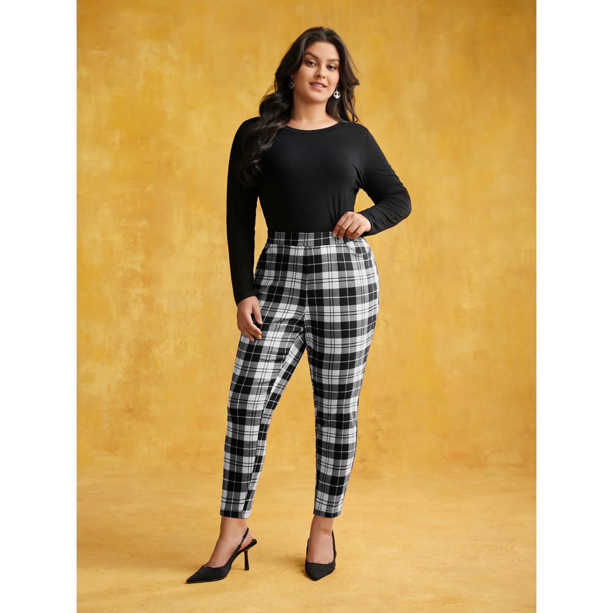 Plus Size Stretchy Plaid Lounge Leggings Women Black Elegant Medium stretch Skinny Mid Rise Everyday Leggings BloomChic 26/4X Product Image