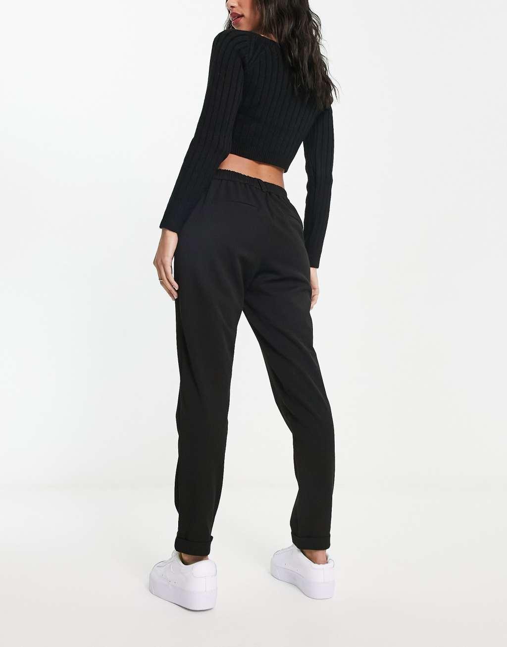 Vero Moda straight leg pants in black  Product Image