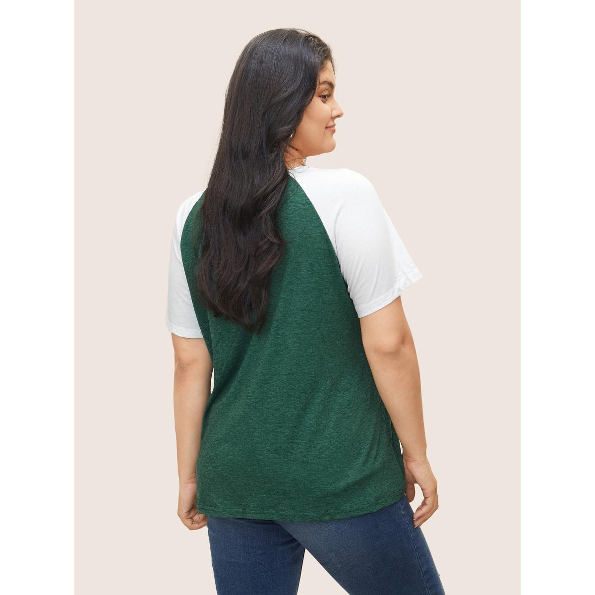 Plus Size Colorblock Contrast Notched Raglan Sleeve T-shirt DarkBlue Women Casual Plain Everyday T-shirts BloomChic 28/5X Product Image