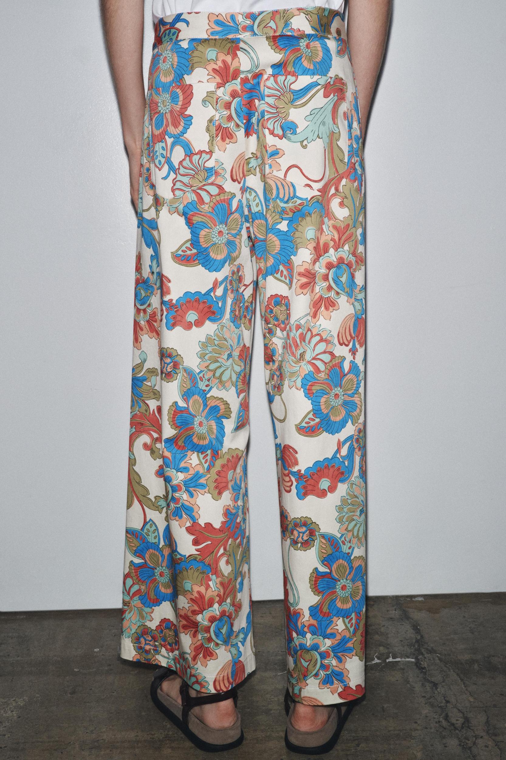 ZW COLLECTION FLORAL MINI FLARE PANTS Product Image