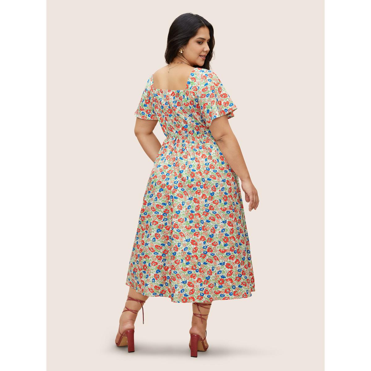 Plus Size Heart Neckline Ditsy Floral Tie Knot Drawstring Dress Multicolor Women Elegant Tie knot Heart neckline Short sleeve Curvy BloomChic 18-20/2X Product Image