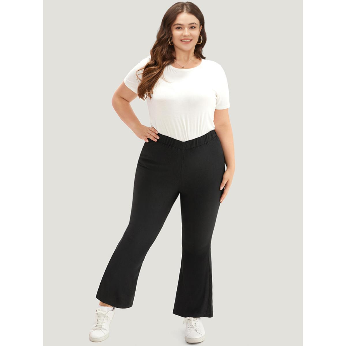 Plus Size Plain Plisse Flare Leg Sweatpants Women Black Casual Flare Leg High Rise Dailywear Pants BloomChic 28/5X Product Image