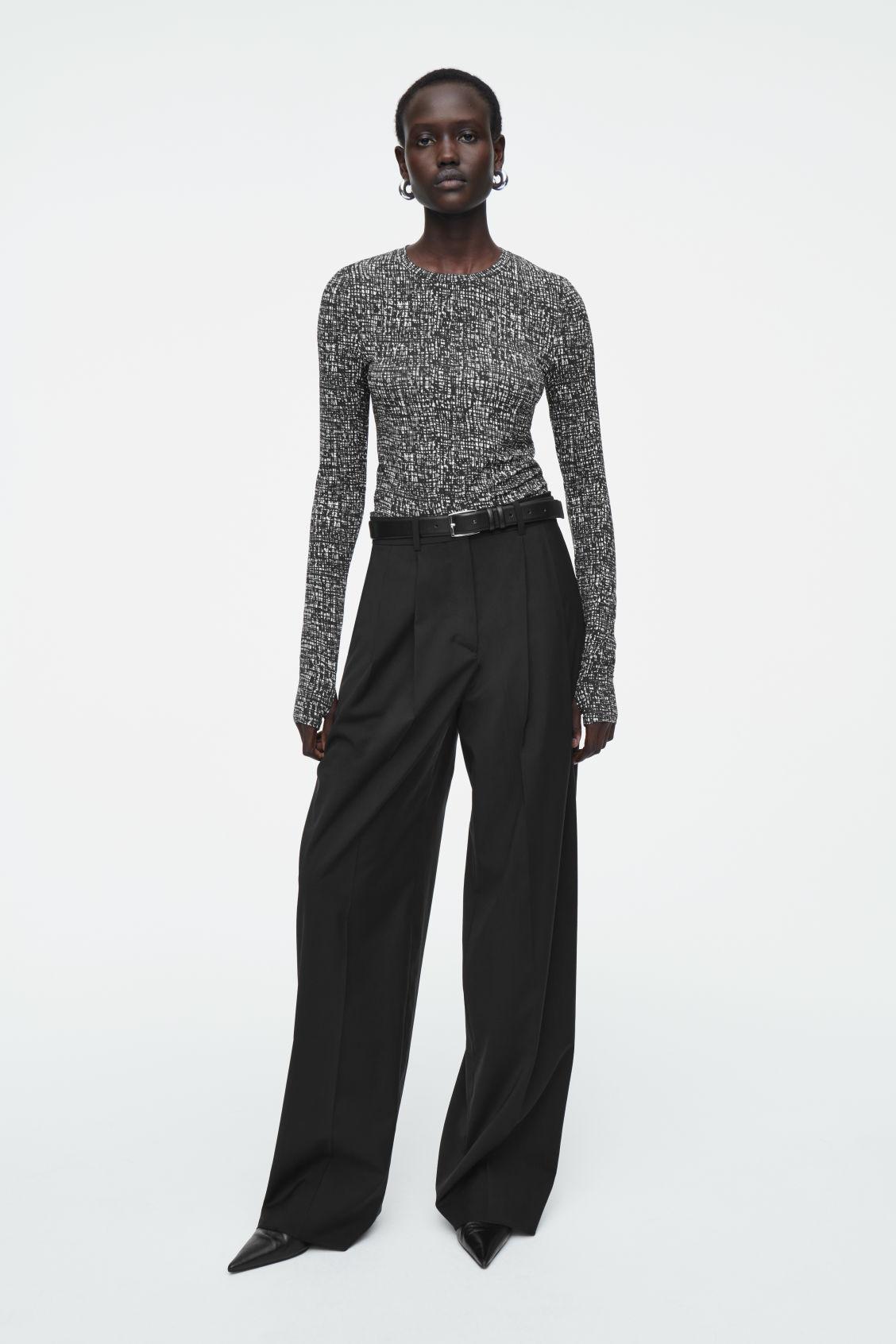 SLIM LIGHTWEIGHT LONG-SLEEVED TOP Product Image