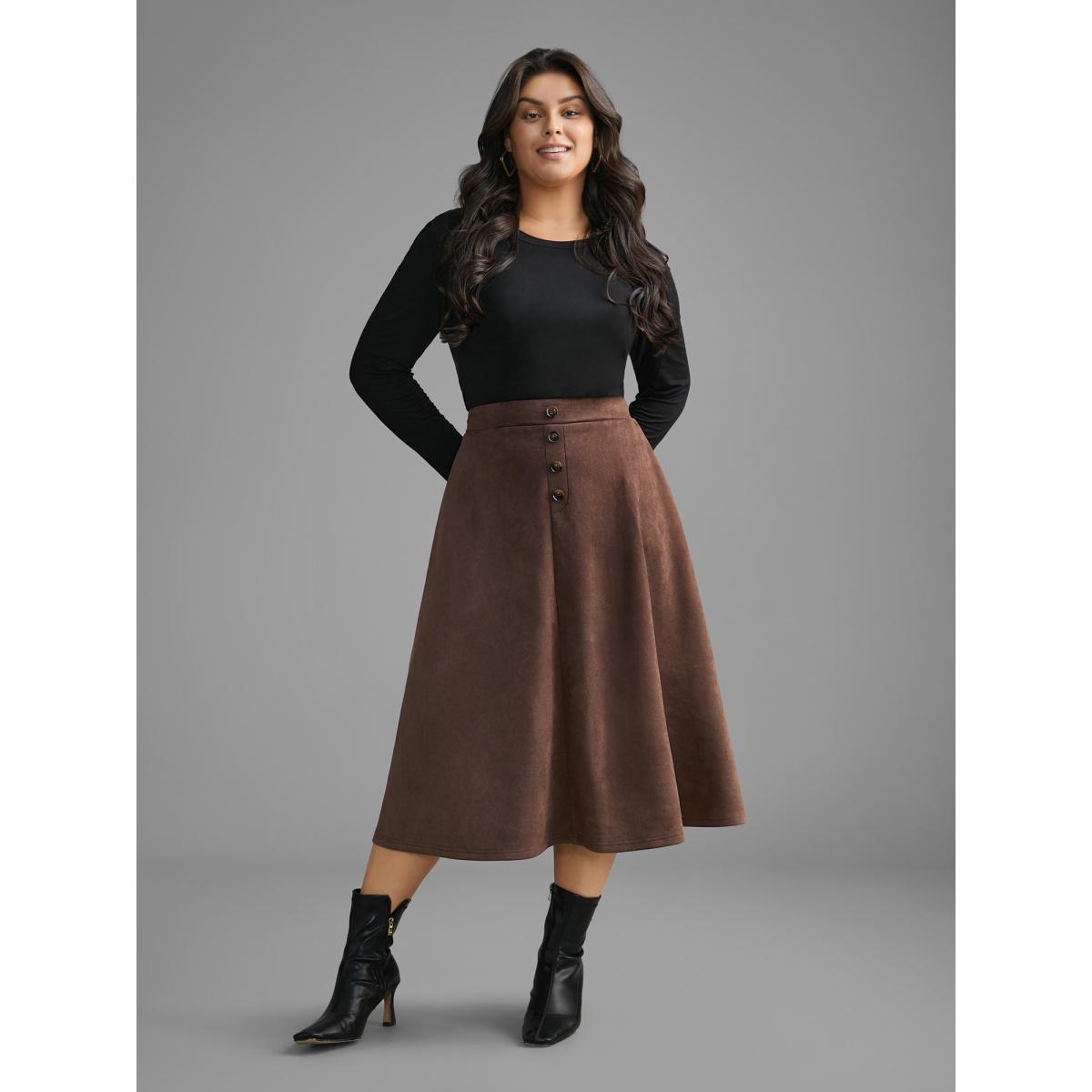 Plus Size Faux Suede Button Detail Pocket Skirt Women DarkBrown Elegant Button Loose Low stretch Slanted pocket Everyday Skirts BloomChic 28/5X Product Image