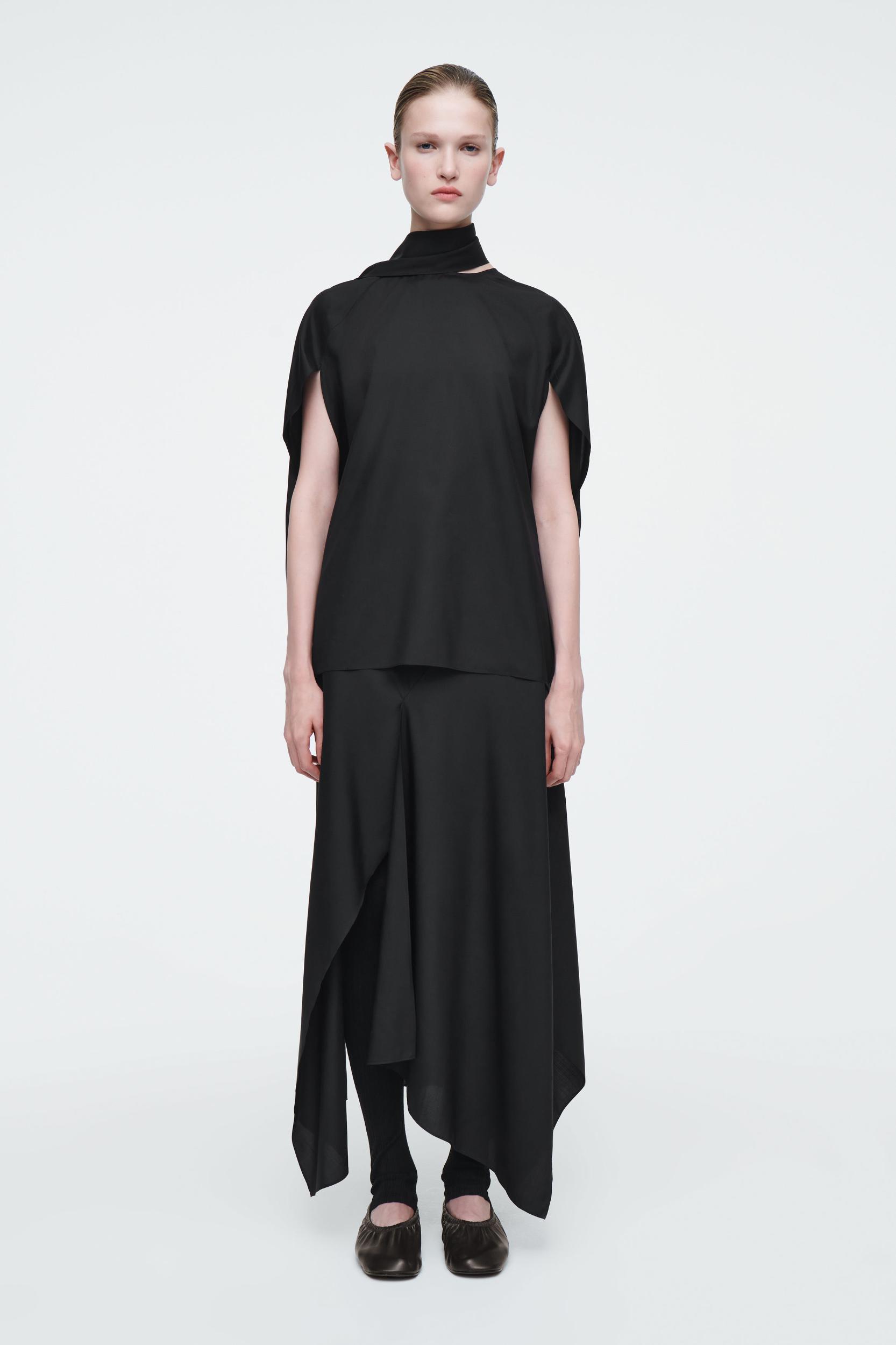 THE SILK SCARF BLOUSE Product Image