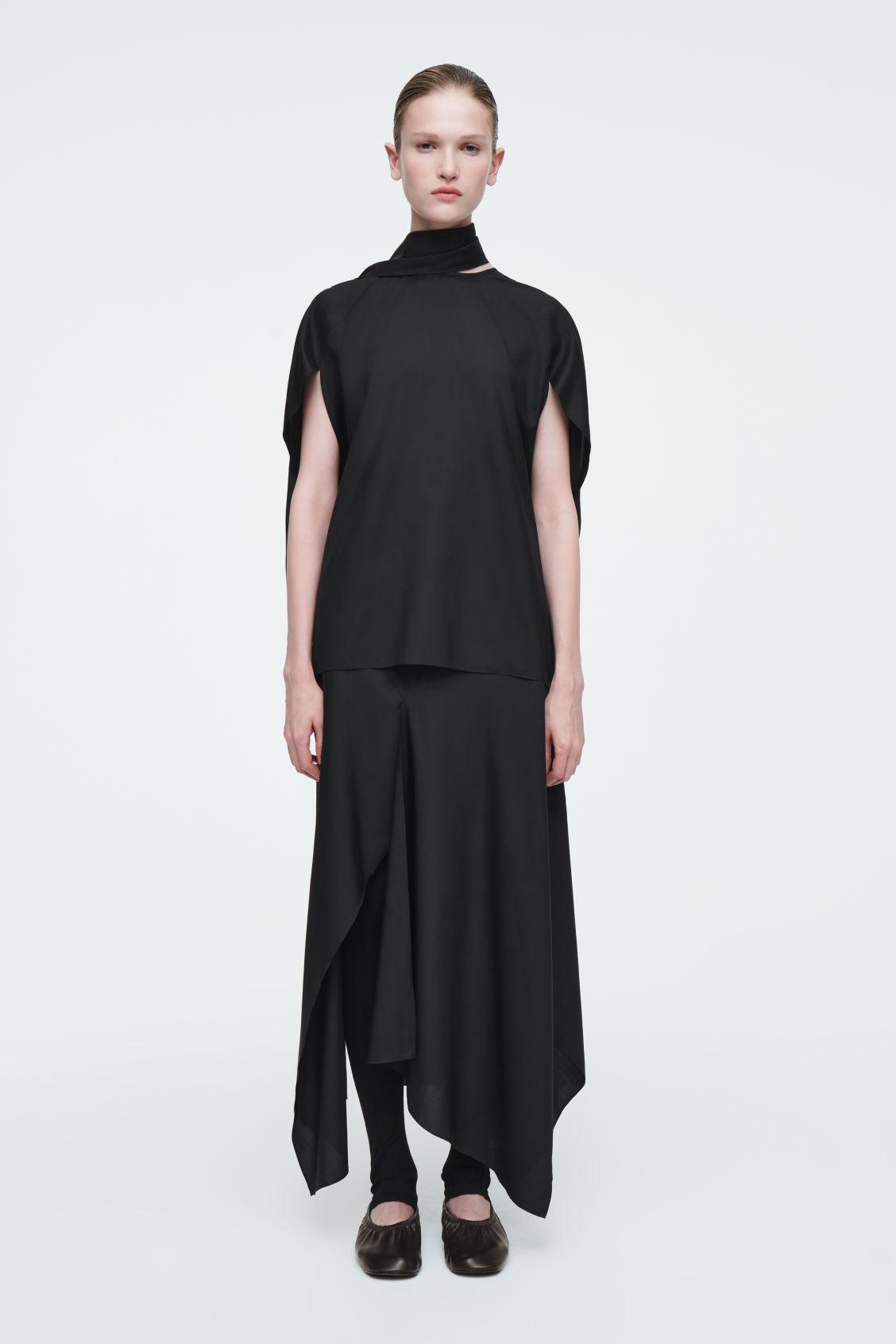 THE SILK SCARF BLOUSE Product Image