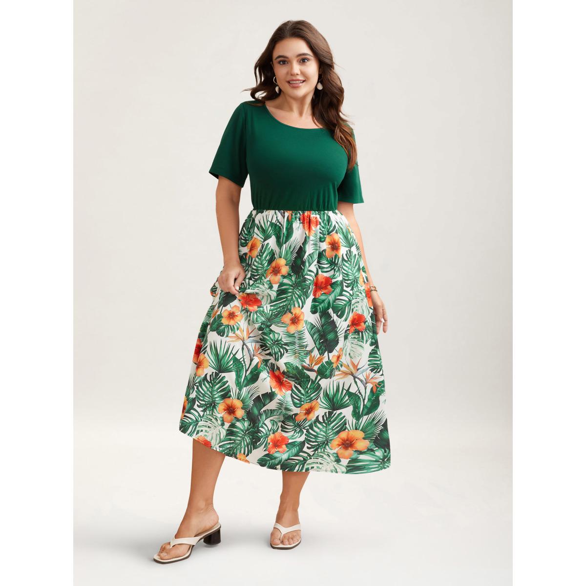 Plus Size Blooming Flowers Panelled Pockets Midi Dress DarkGreen Women Resort Patchwork Round Neck Short sleeve Curvy BloomChic 28/5X Product Image