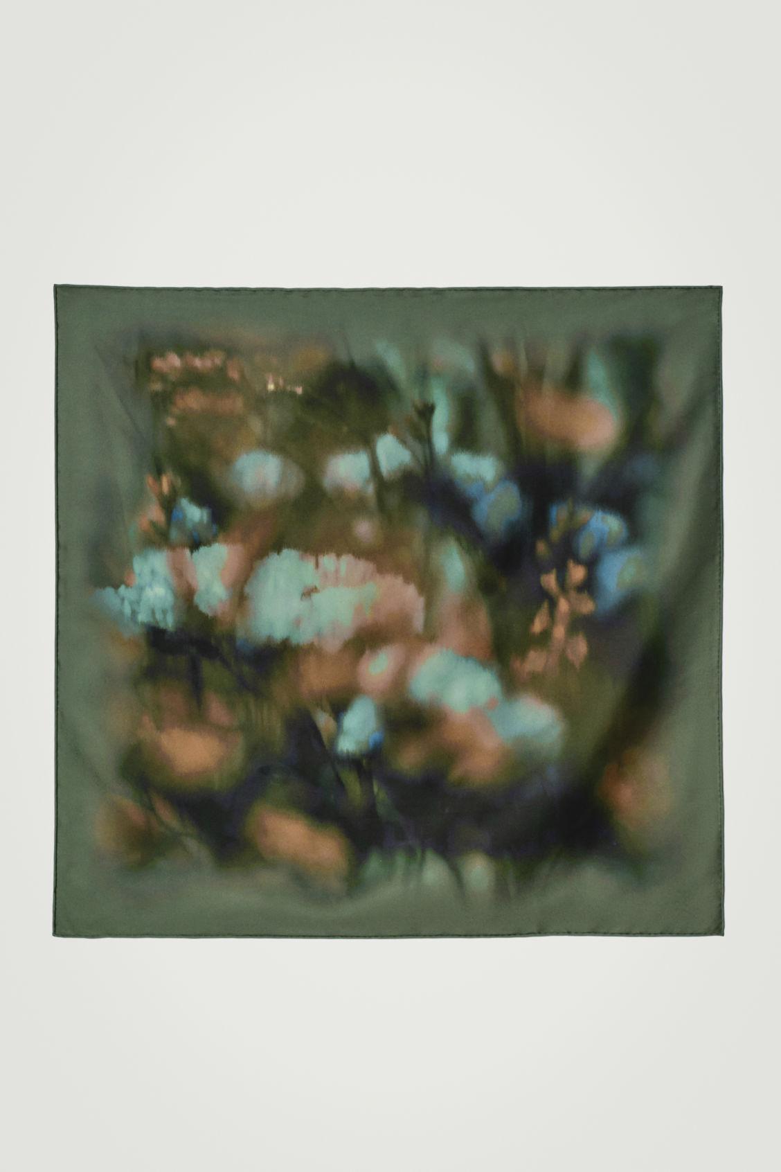 PRINTED SILK SCARF Product Image