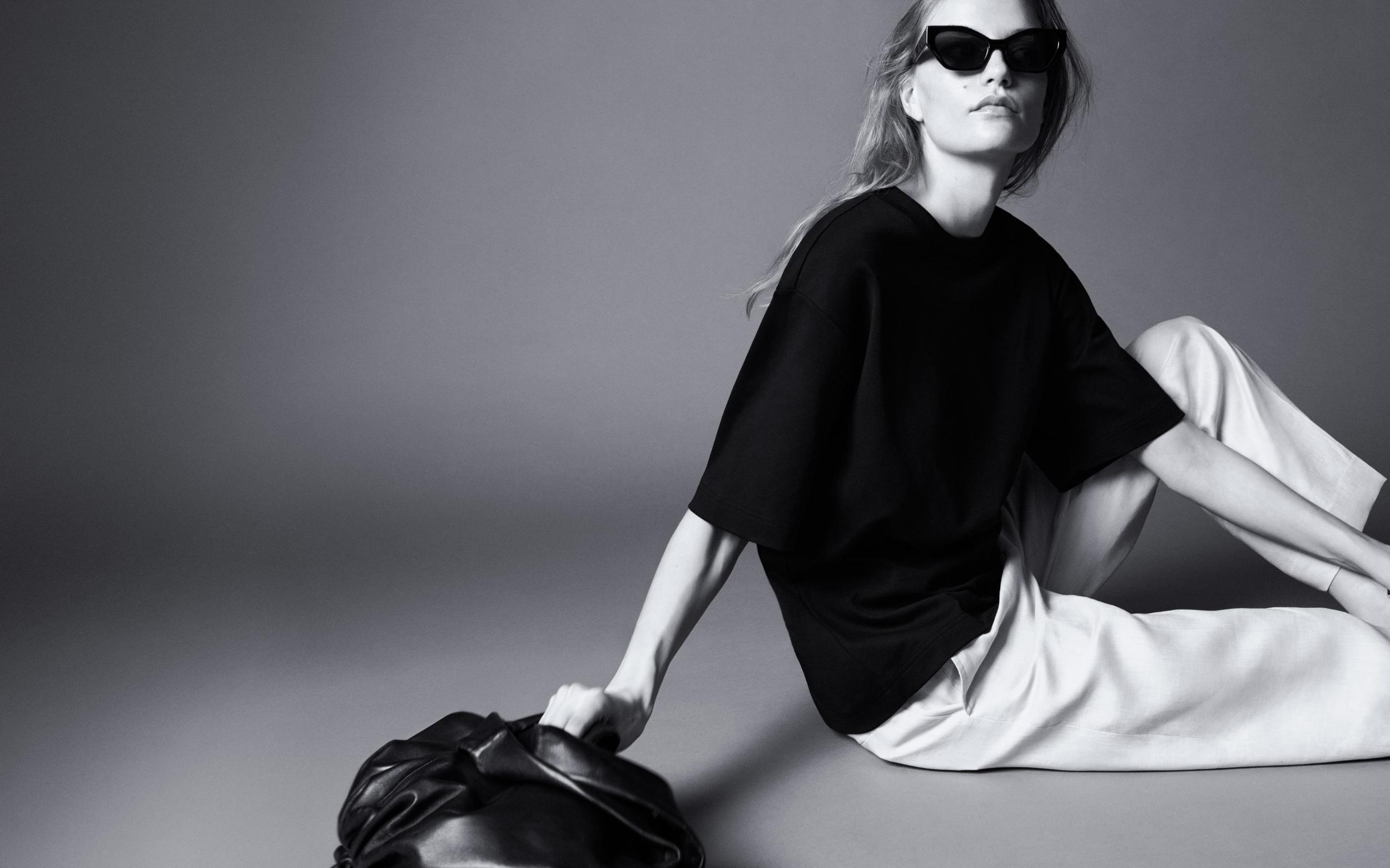 OVERSIZED COTTON T-SHIRT Product Image