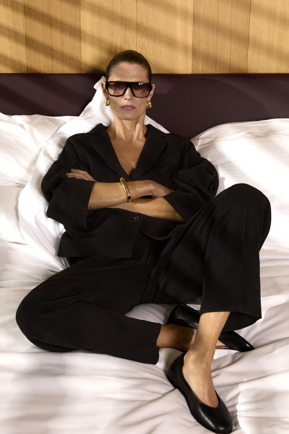 OVERSIZED FLUID SINGLE-BREASTED BLAZER Product Image