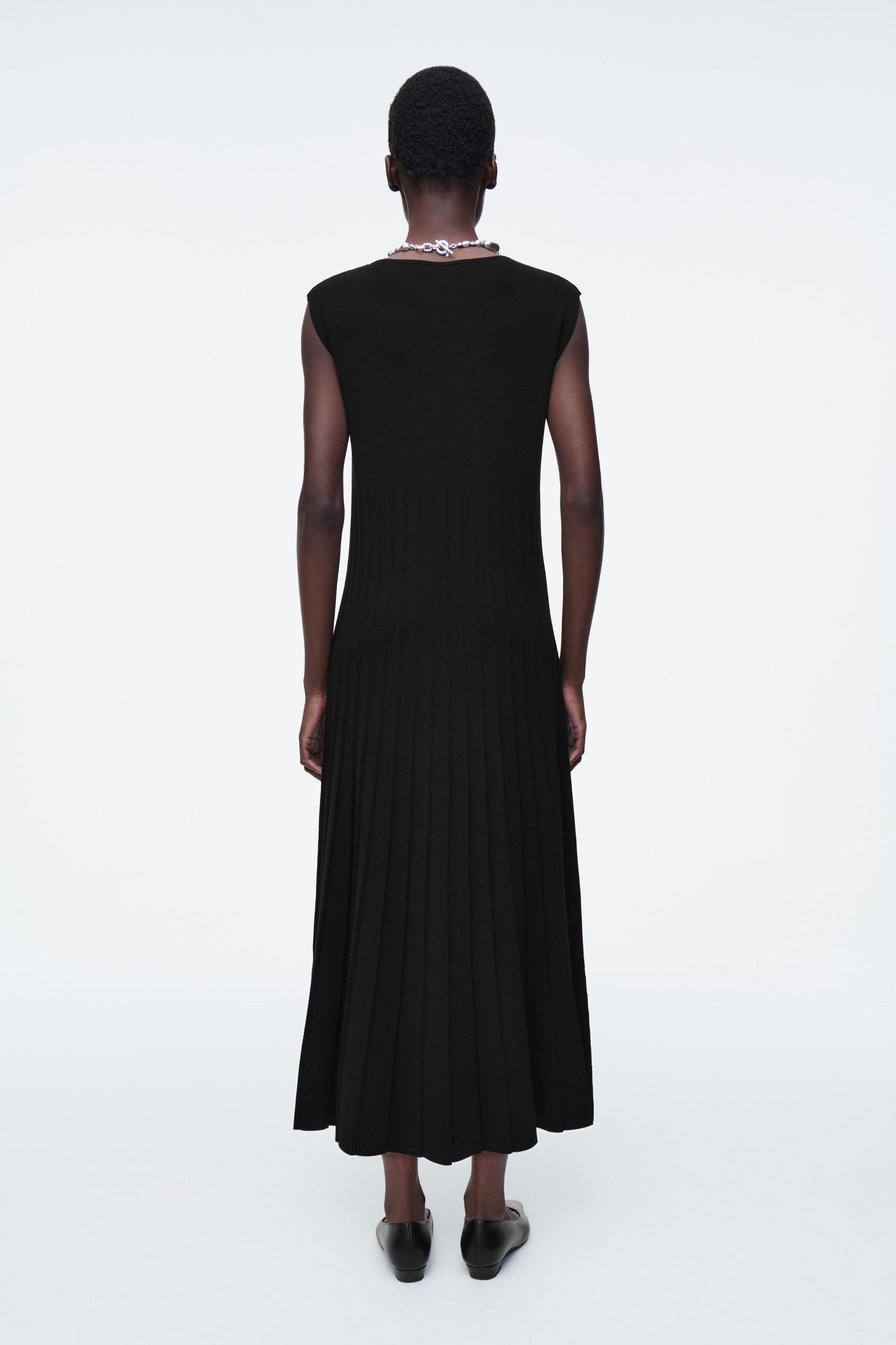 KNITTED PLEATED MAXI DRESS Product Image