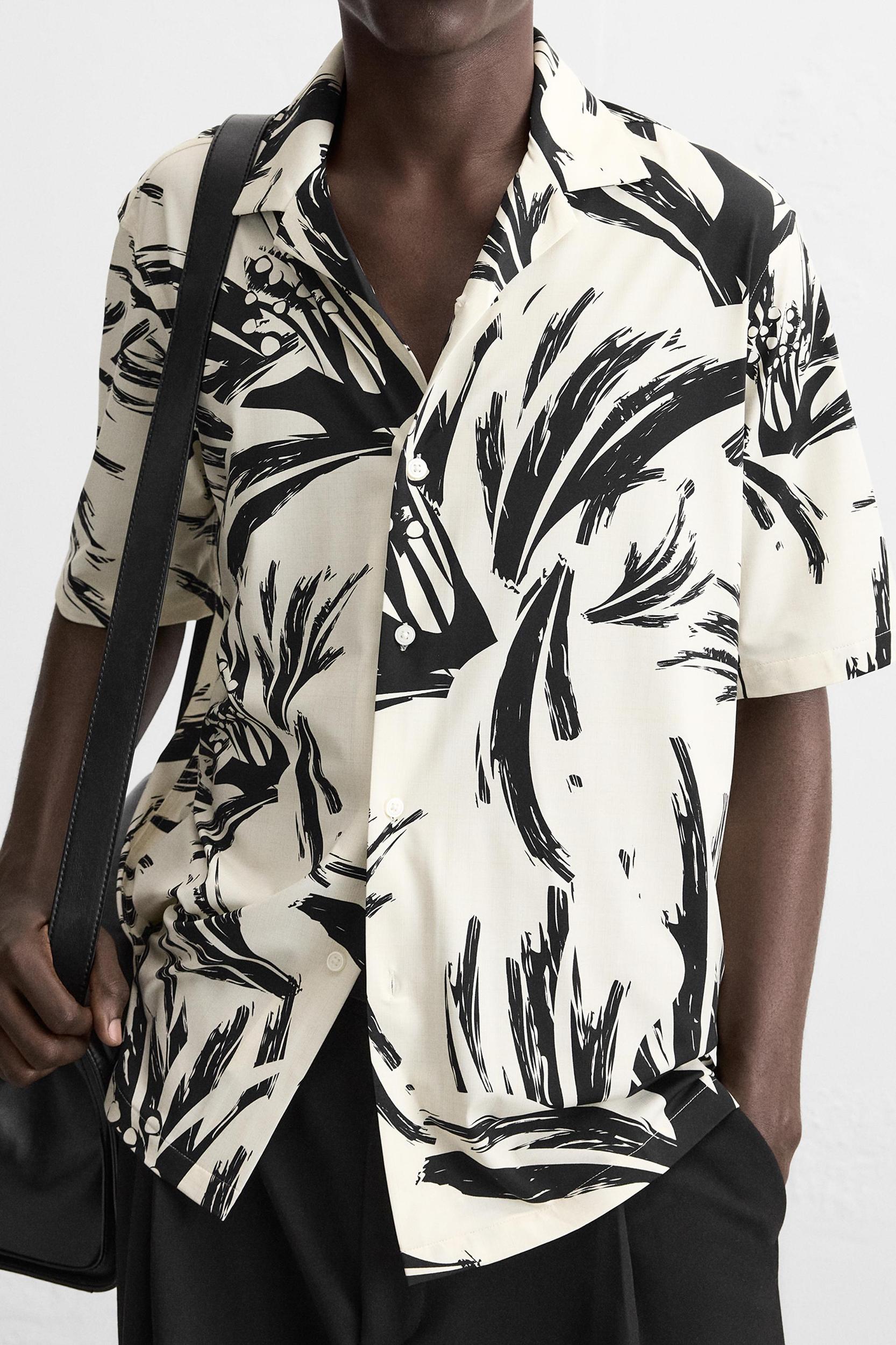 ABSTRACT PRINT STRETCH SHIRT Product Image