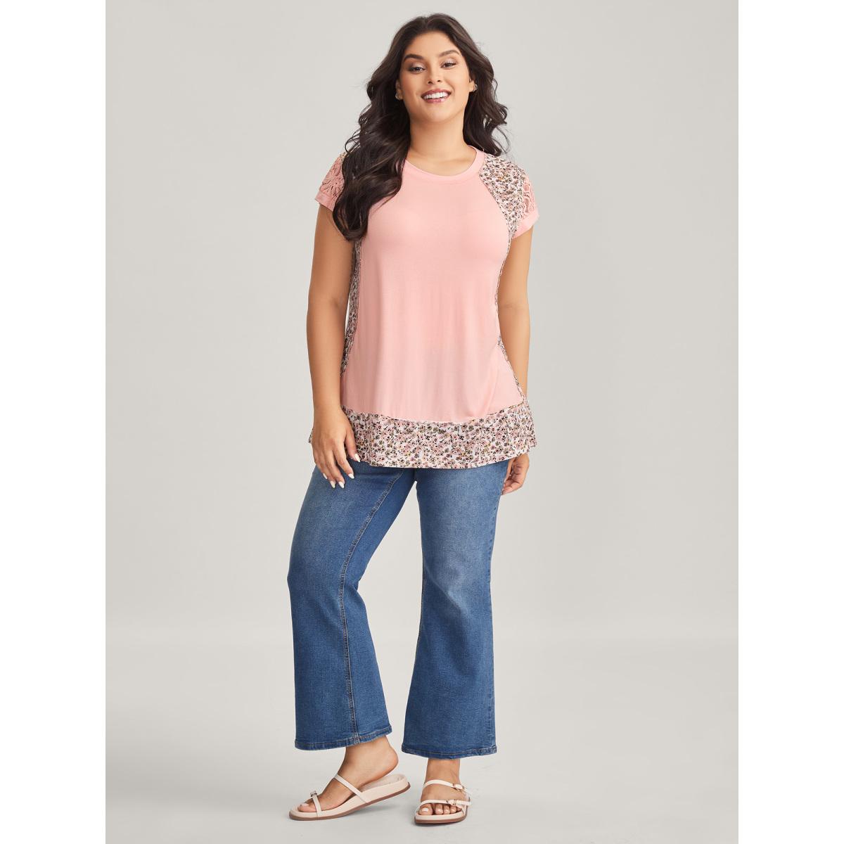 Plus Size Floral Print Contrast Cut-Out T-Shirt MistyRose Women Leisure Contrast Round Neck Casual T-shirts BloomChic 22-24/3X Product Image