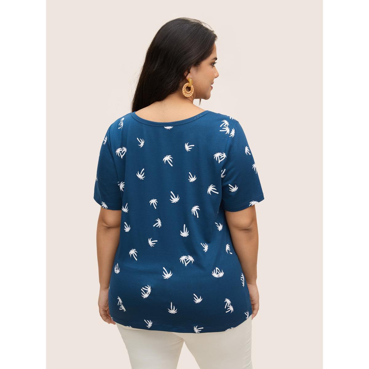 Plus Size Coconut Tree Print Round Neck T-shirt Indigo Women Resort Contrast Natural Flowers Round Neck Vacation T-shirts BloomChic 22-24/3X Product Image