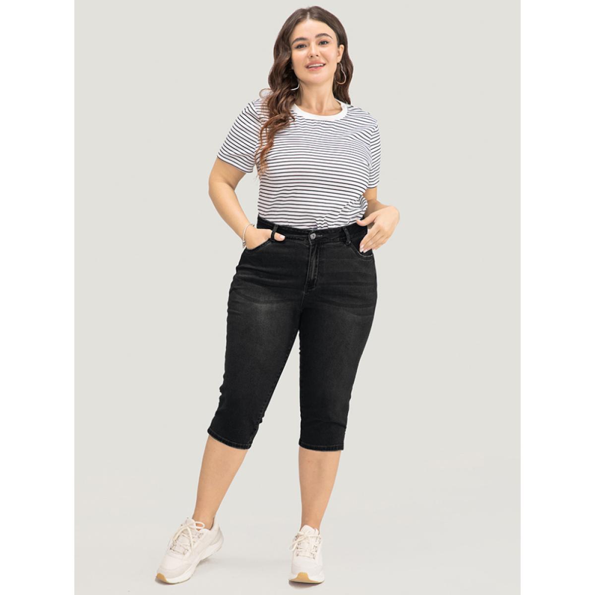 Plus Size Very Stretchy Medium Wash Split Hem Knee Denim Shorts Women Black High stretch Dailywear Pocket Casual Denim Shorts BloomChic 20/2X Product Image