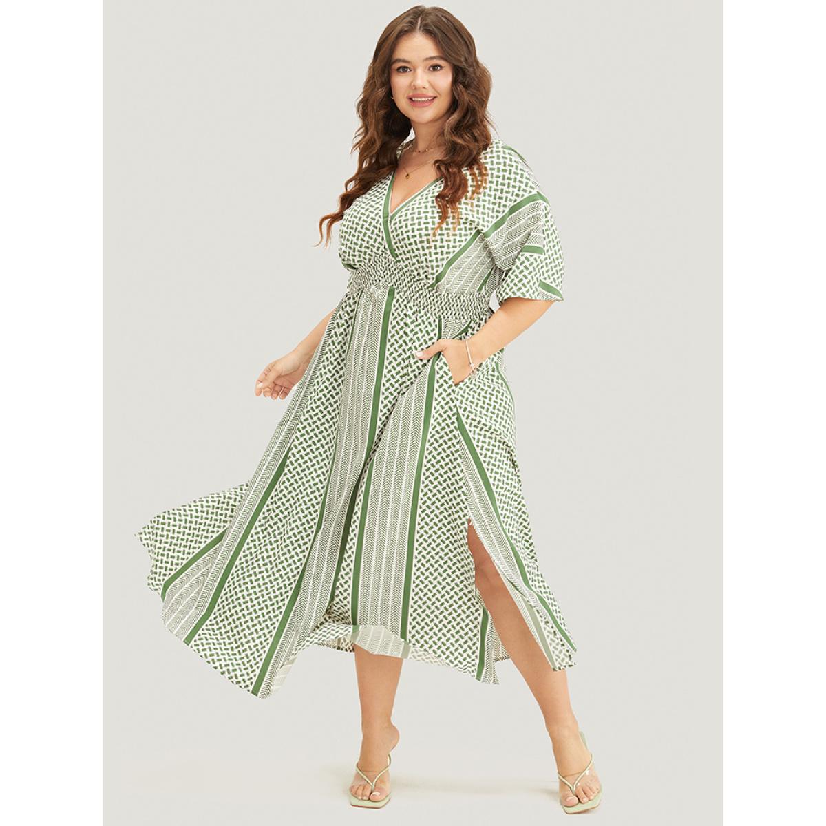 Plus Size Geometric Contrast Wrap Pocket Shirred Split Dress Green Women Vacation Pocket V-neck Short sleeve Curvy Midi Dress BloomChic 10/M Product Image