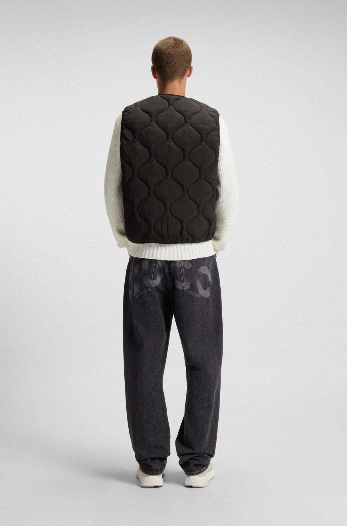 Water-repellent relaxed-fit gilet with onion quilting Product Image