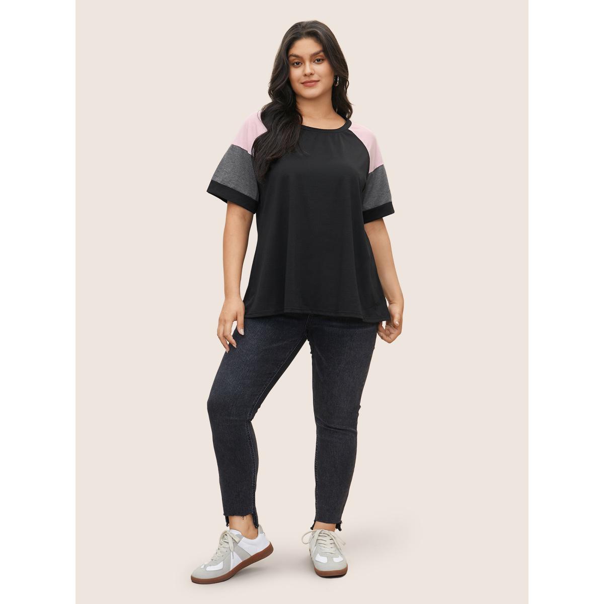 Plus Size Colorblock Contrast Crew Neck Raglan Sleeve T-shirt MistyRose Women Casual Contrast Colorblock Everyday T-shirts BloomChic 28/5X Product Image