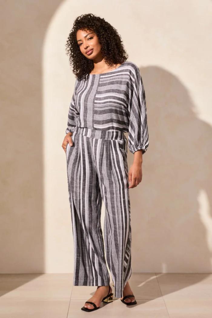 Pull-On Flowy Wide Leg Pants With Pockets Product Image
