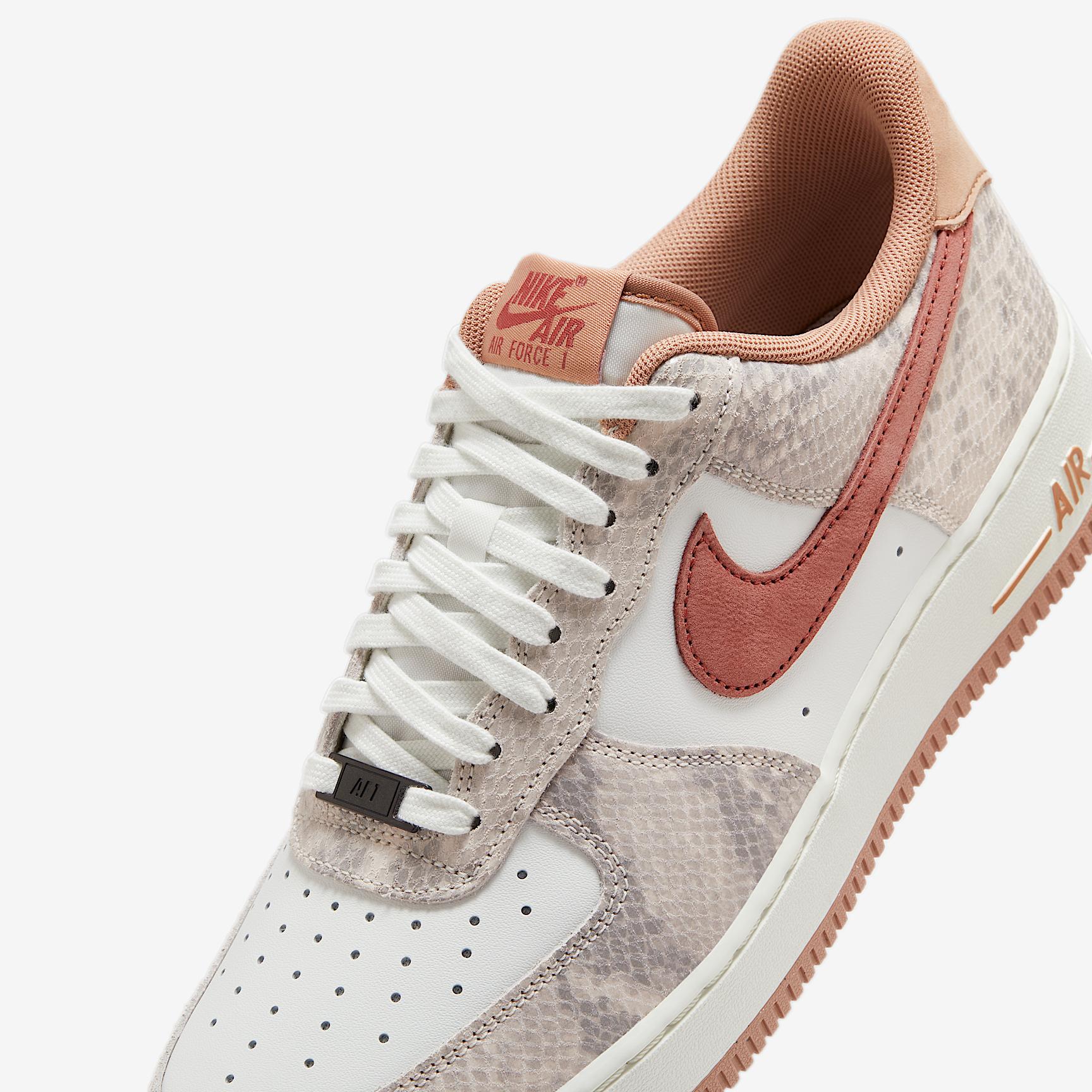 Nike Men's Air Force 1 '07 LV8 Shoes Product Image