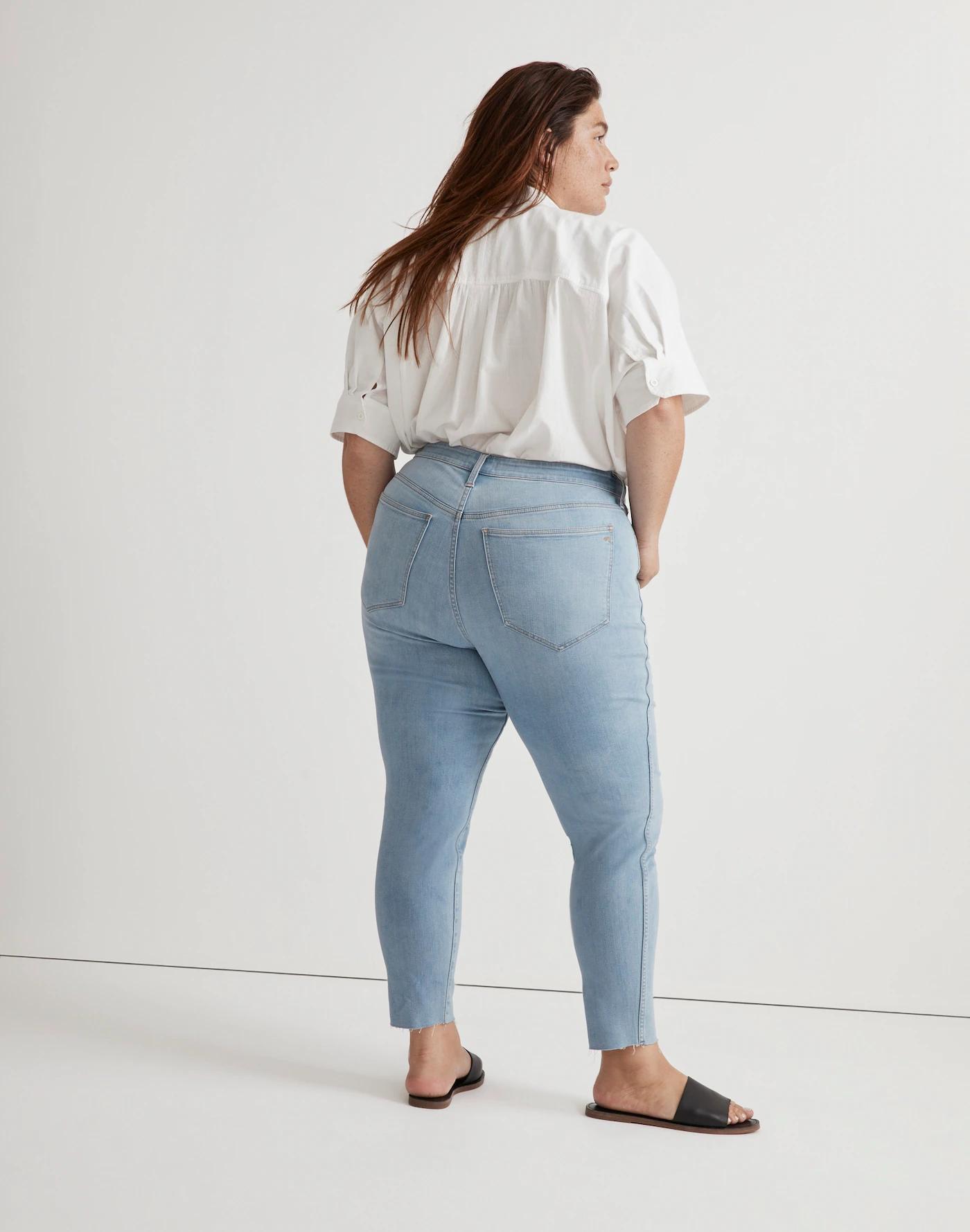 Plus 10" High-Rise Skinny Crop Jeans in Charlemont Wash Product Image