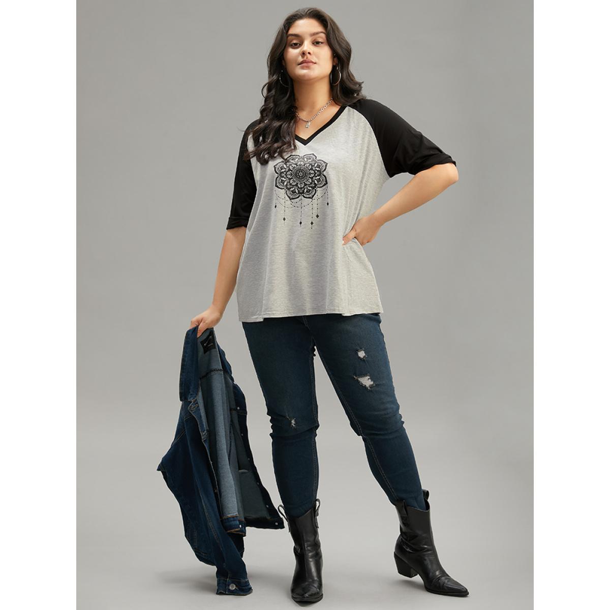 Plus Size Boho Print Contrast V Neck Raglan Sleeve T-shirt DarkGray Women Casual Printed Bohemian Print Dailywear T-shirts BloomChic 28/5X Product Image