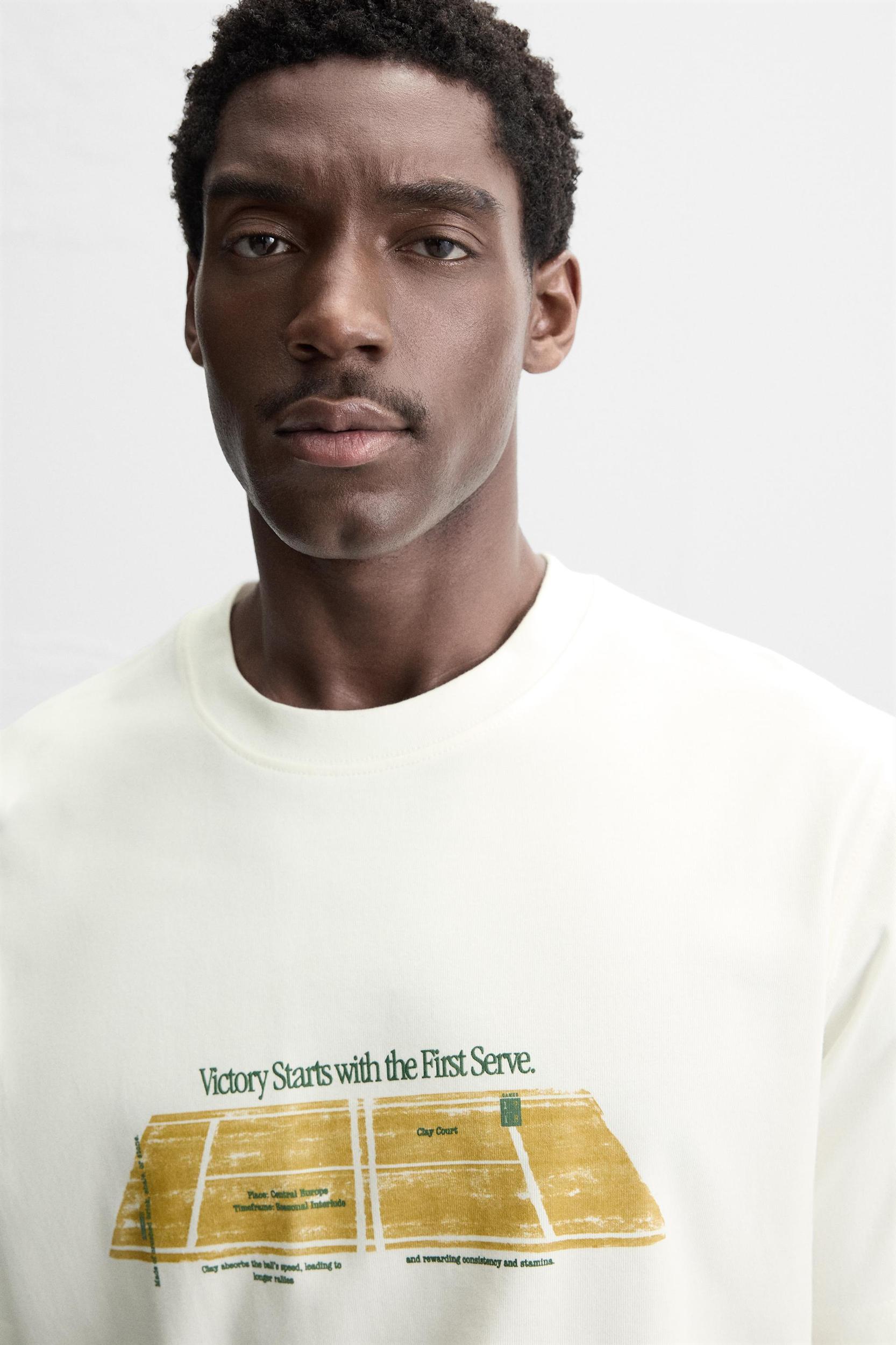 CONTRAST PRINT T-SHIRT Product Image