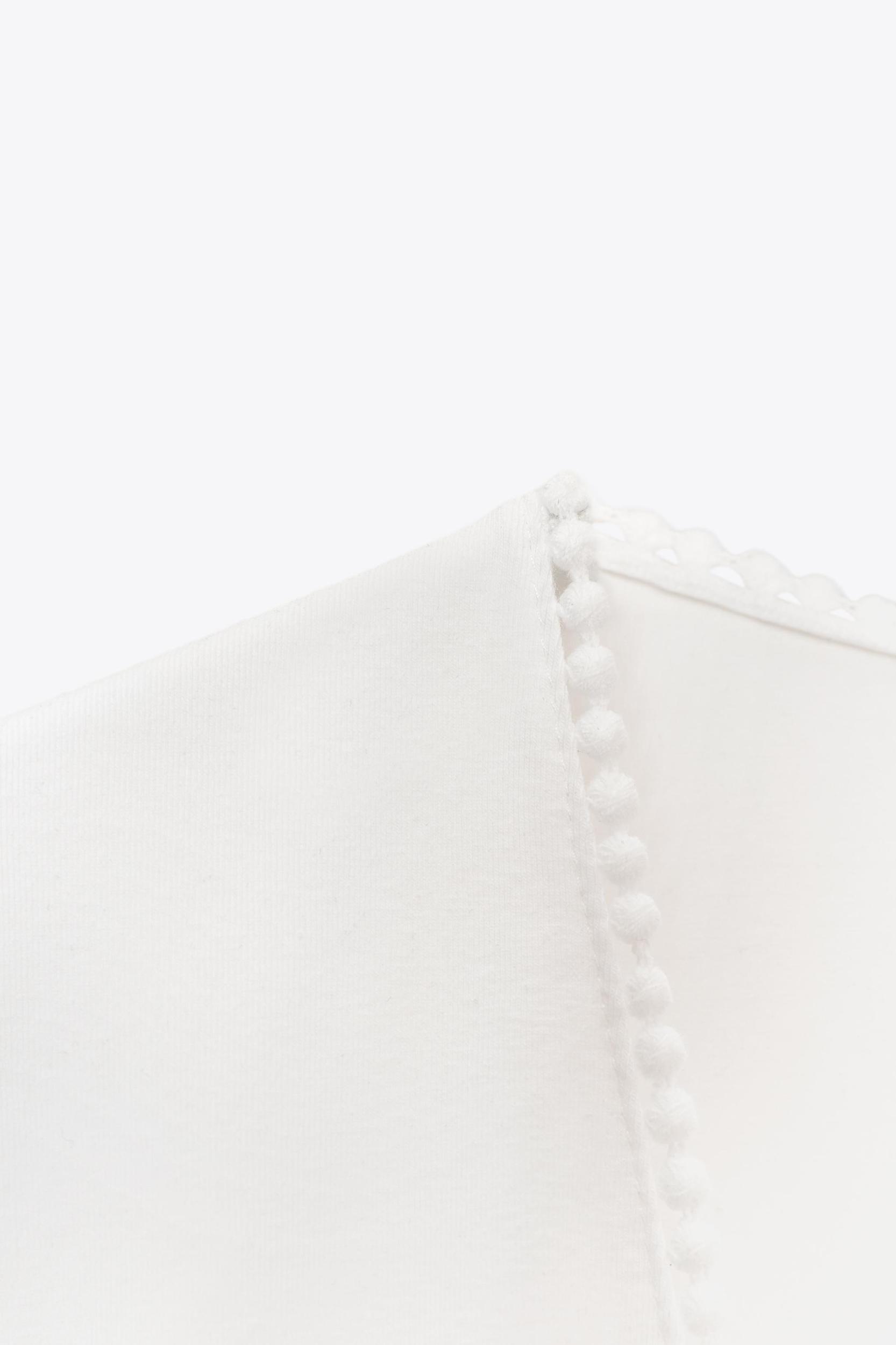 EMBROIDERED FLOWER PUFF SLEEVE TOP Product Image