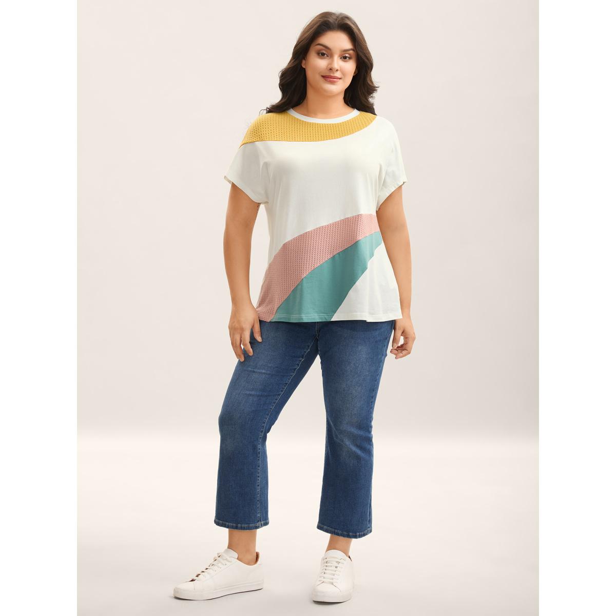 Plus Size Color Block Round Neck T-Shirt Originalwhite Women Contrast Round Neck Everyday-Casual T-shirts BloomChic 30/6X Product Image