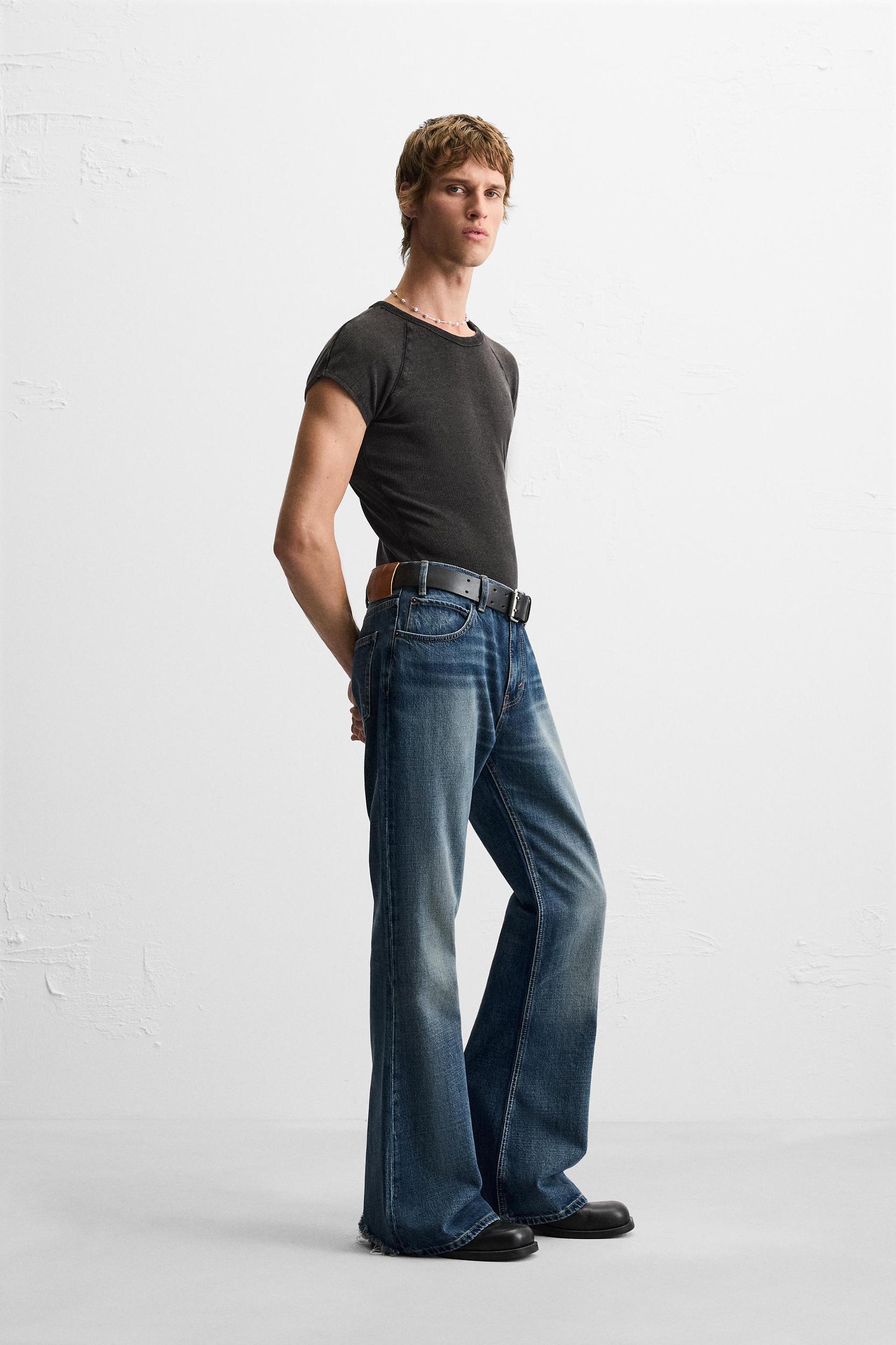 FLARE FIT JEANS Product Image