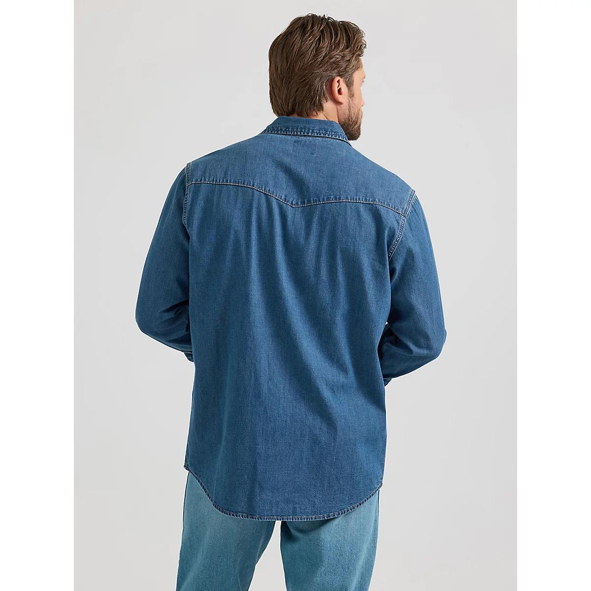 Men's Wrangler® Classic Denim Western Snap Shirt in Light Wash Product Image