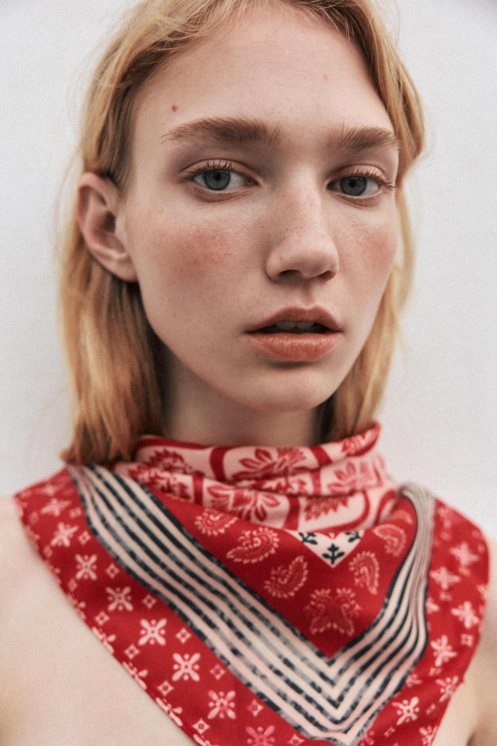 SATIN EFFECT PRINTED SCARF Product Image