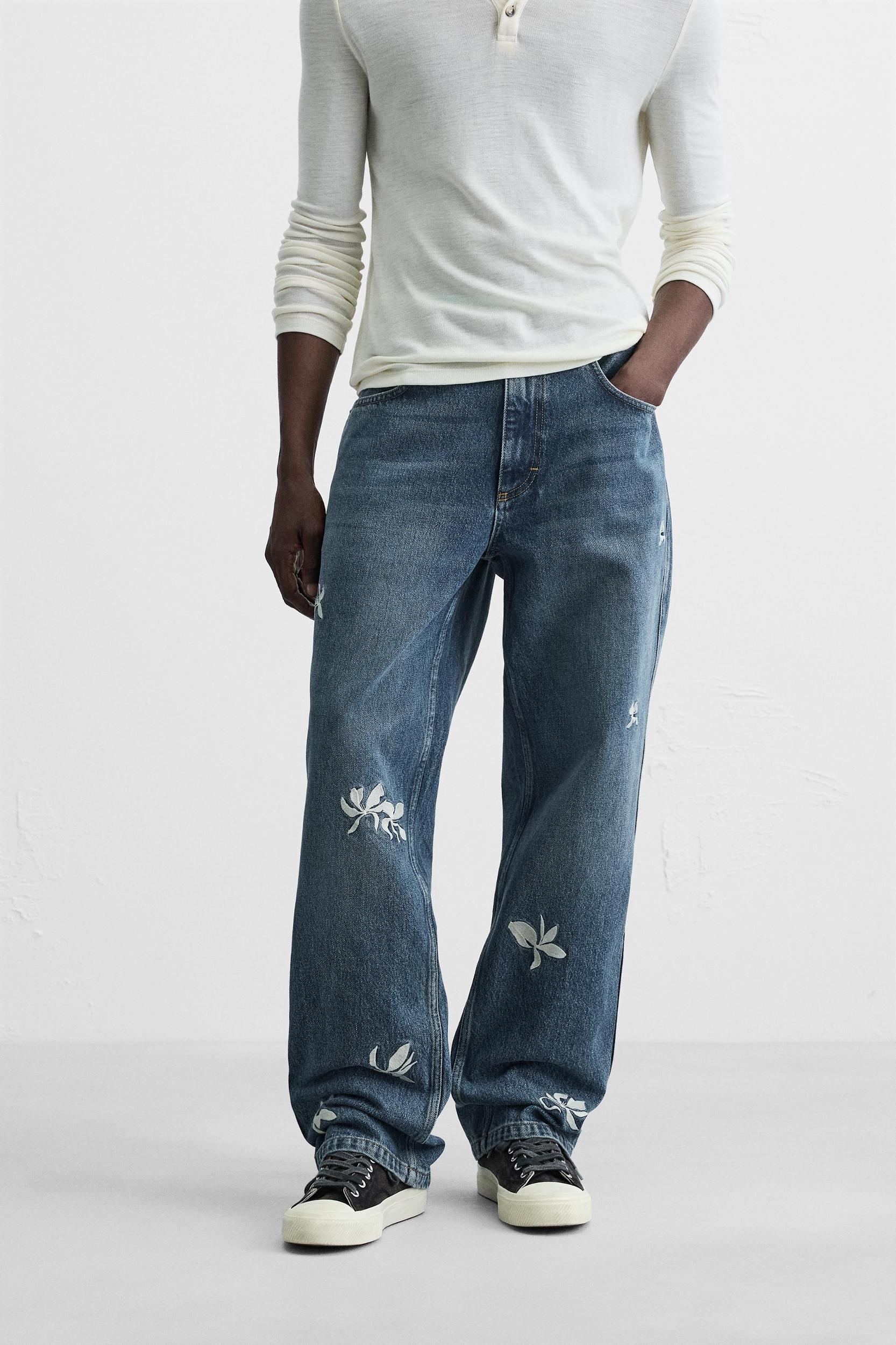 EMBROIDERED RELAXED FIT JEANS Product Image