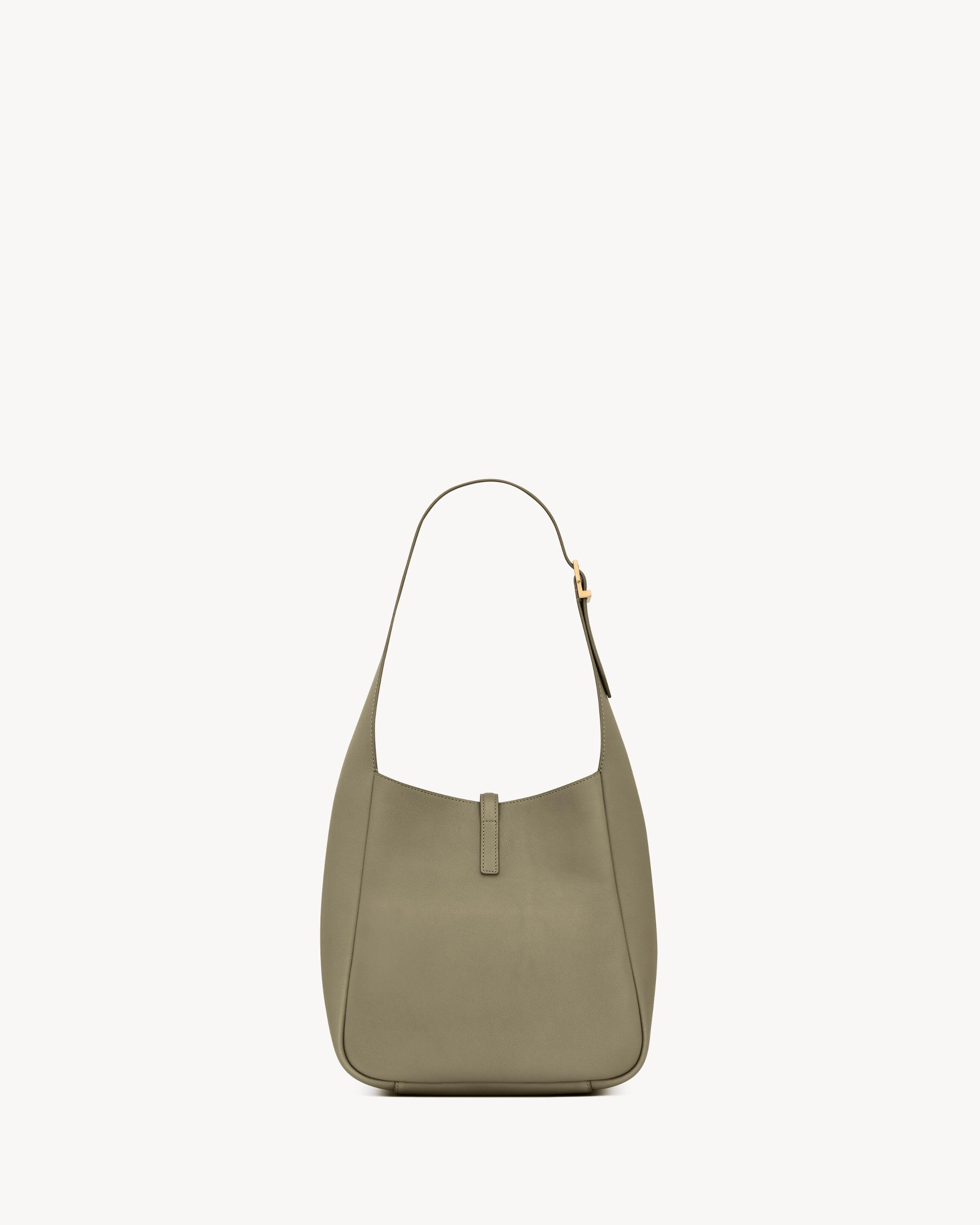 LE 5 À 7 supple small IN GRAINED LEATHER Product Image