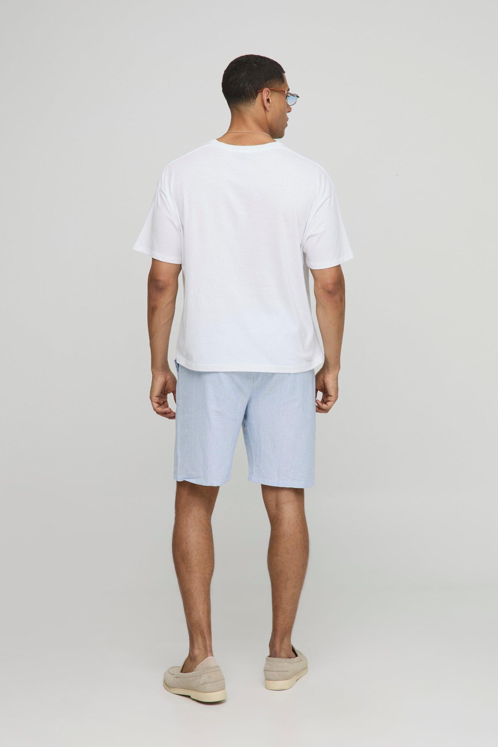 Oversized Boxy Front Graphic T-Shirt | boohooMAN USA Product Image