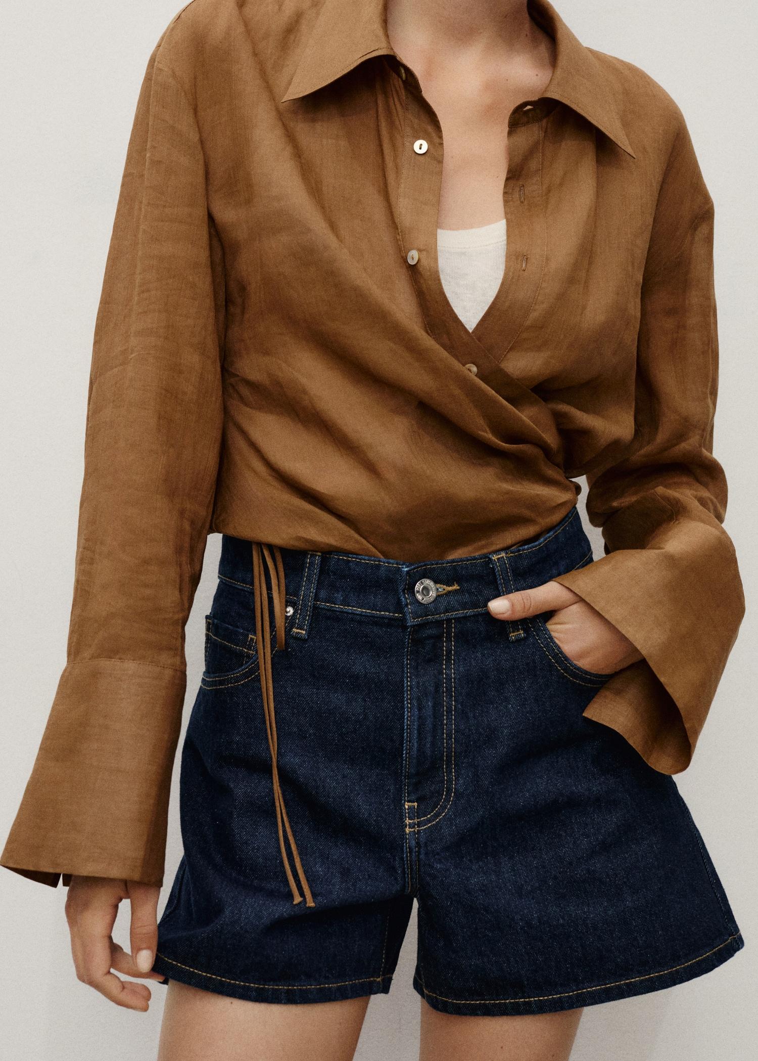 High-waisted straight-fit denim shorts - Women | MANGO USA Product Image