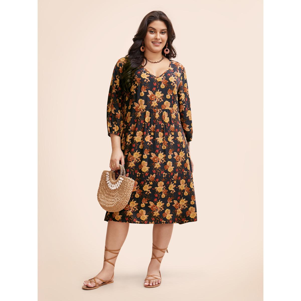 Plus Size Supersoft Essentials Floral Print Pocket V Neck Dress Black Women Resort Elastic cuffs V-neck Elbow-length sleeve Curvy Midi Dress BloomChic 18-20/2X Product Image