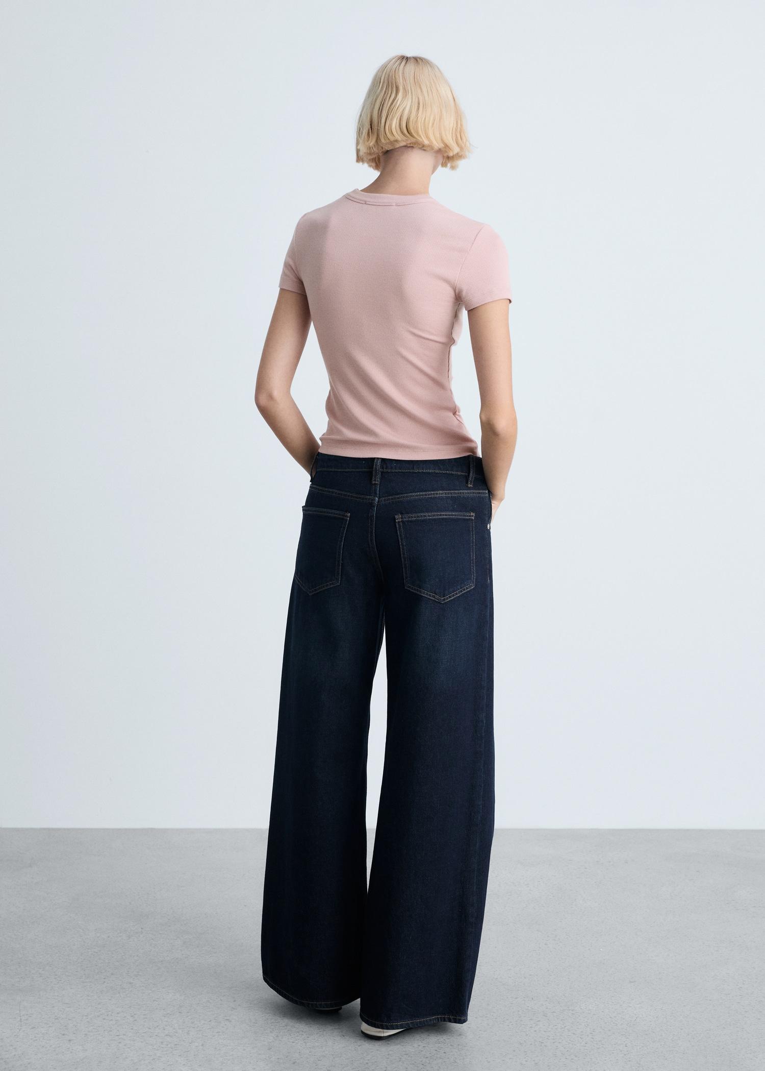 Short-sleeved fitted t-shirt - Women | MANGO USA Product Image