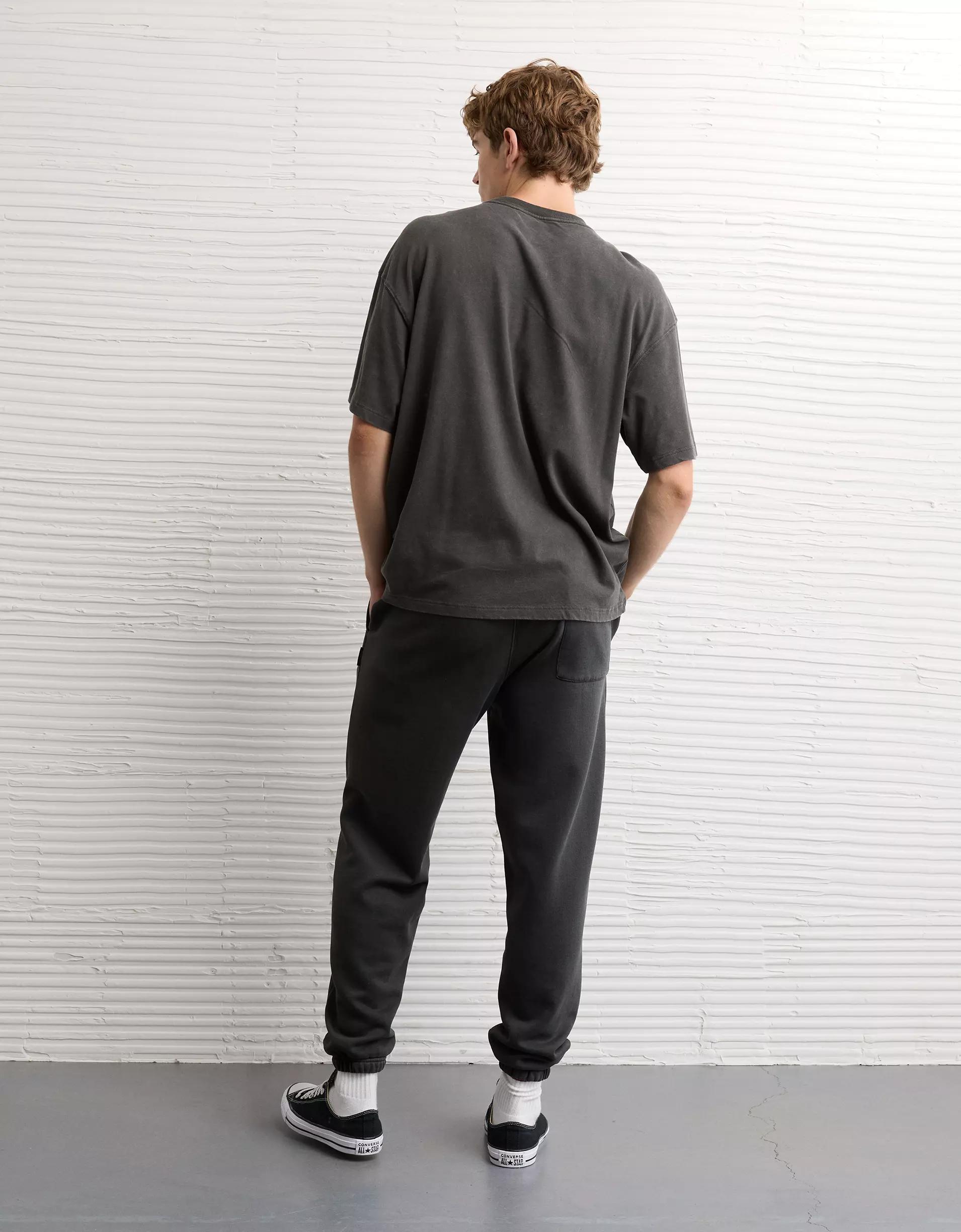 AE Boxy Graphic T-Shirt Product Image