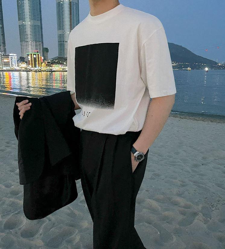 RT No. 4494 BLACK BOX GRAPHIC SHORT SLEEVE SHIRT Product Image