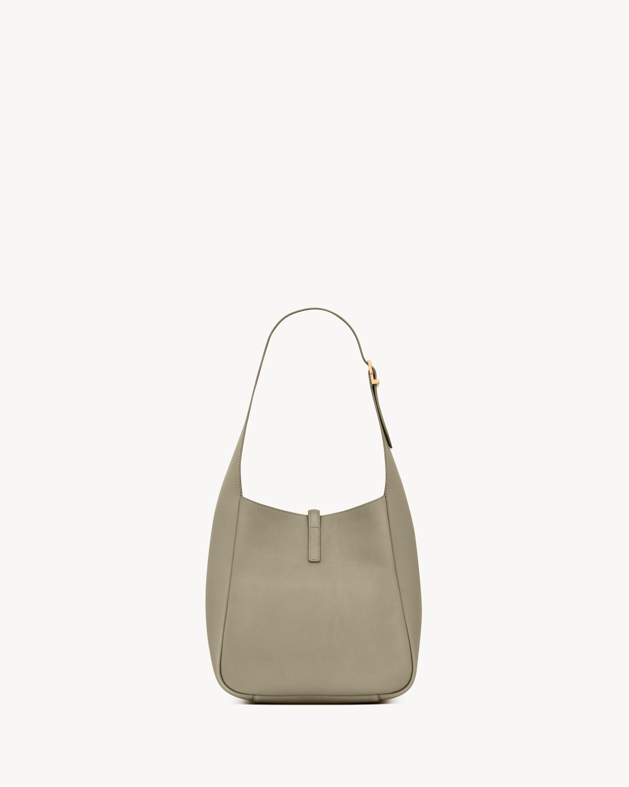 LE 5 À 7 supple small IN GRAINED LEATHER Product Image