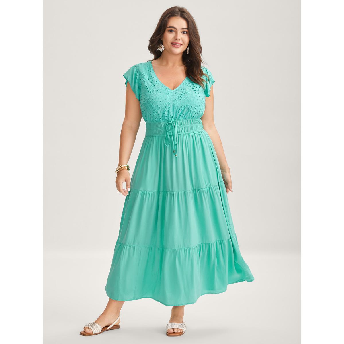 Plus Size Cotton Embroidered Tie Pockets Midi Dress Malachitegreen Women Resort V-neck Cap Sleeve Curvy BloomChic 12/L Product Image