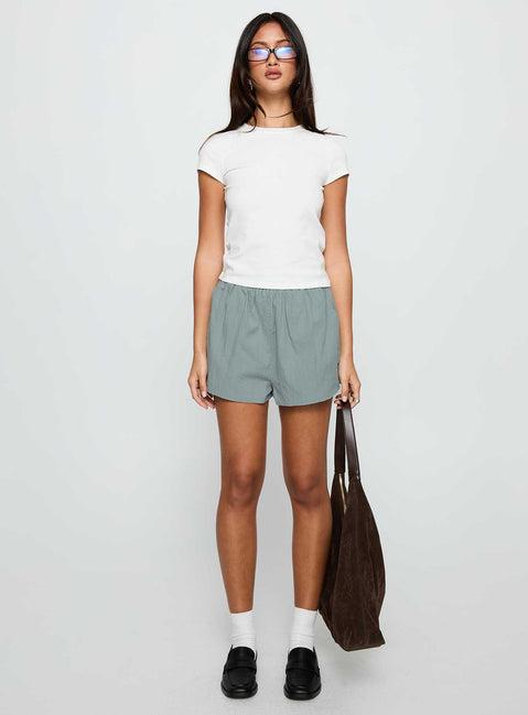 Fealure Shorts Green Product Image