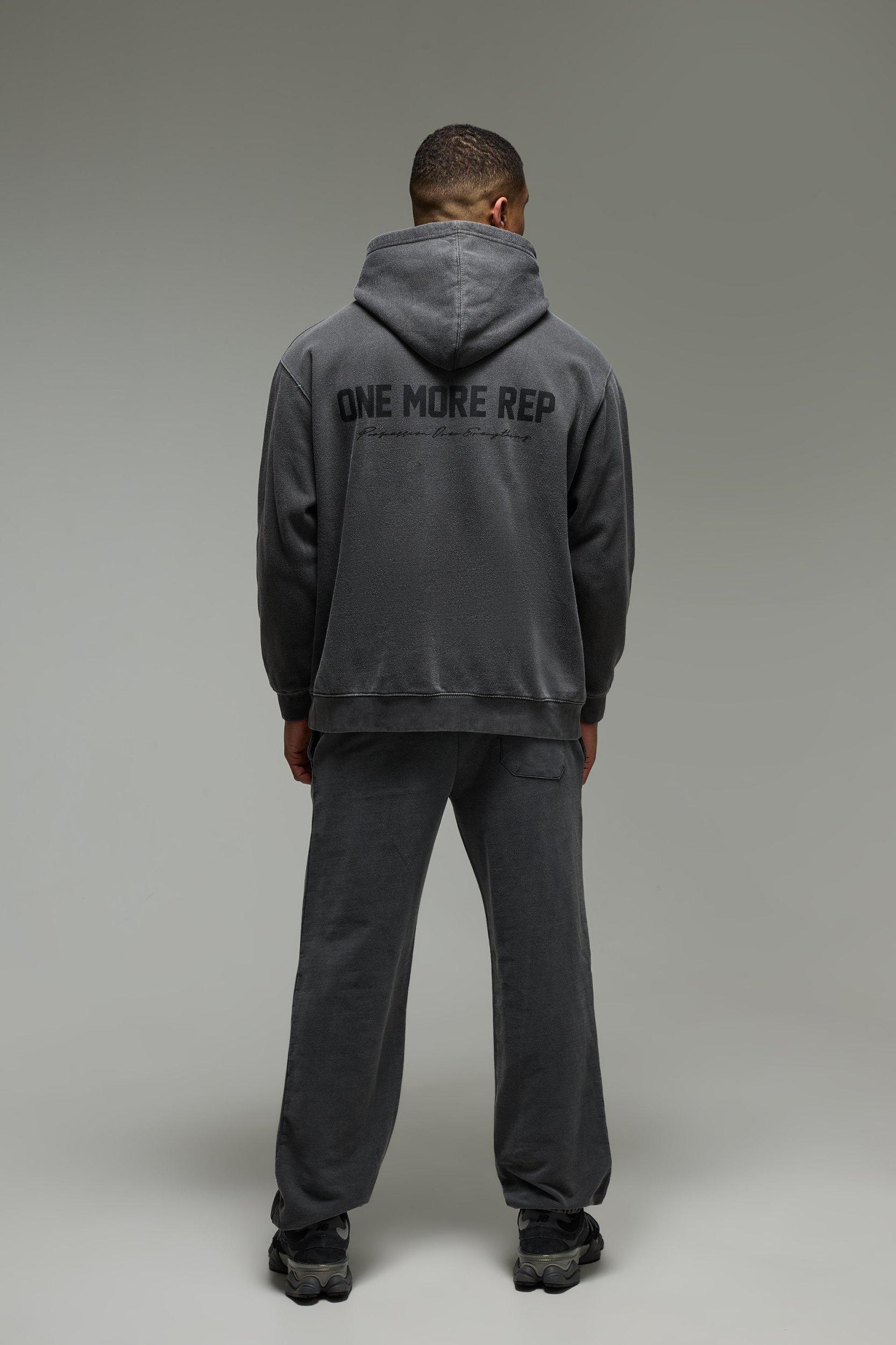 Man Active Training Dept Oversized Washed Sweatpants | boohooMAN USA Product Image