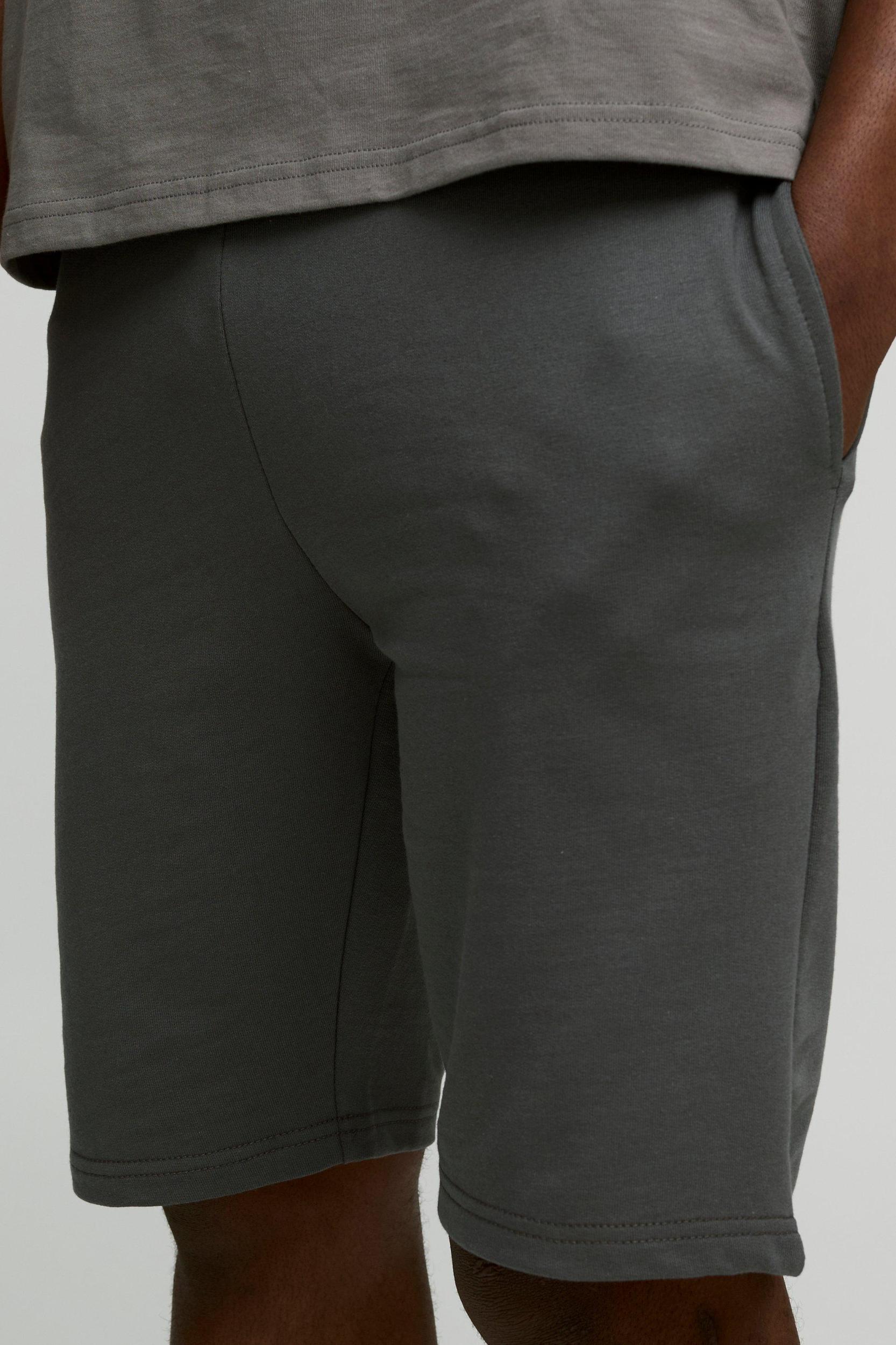 260GSM Loopback Basic Slim Fit Mid Length Shorts | boohooMAN USA Product Image