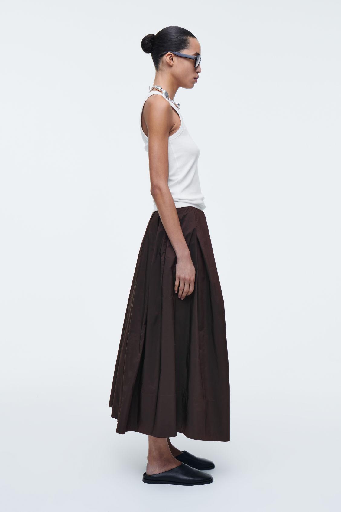 VOLUMINOUS PLEATED CULOTTES Product Image