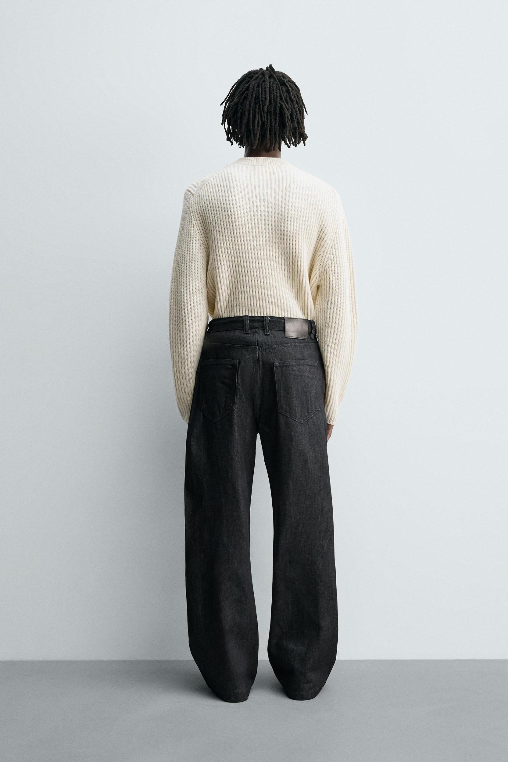 RELAXED FLARE FIT JEANS Product Image