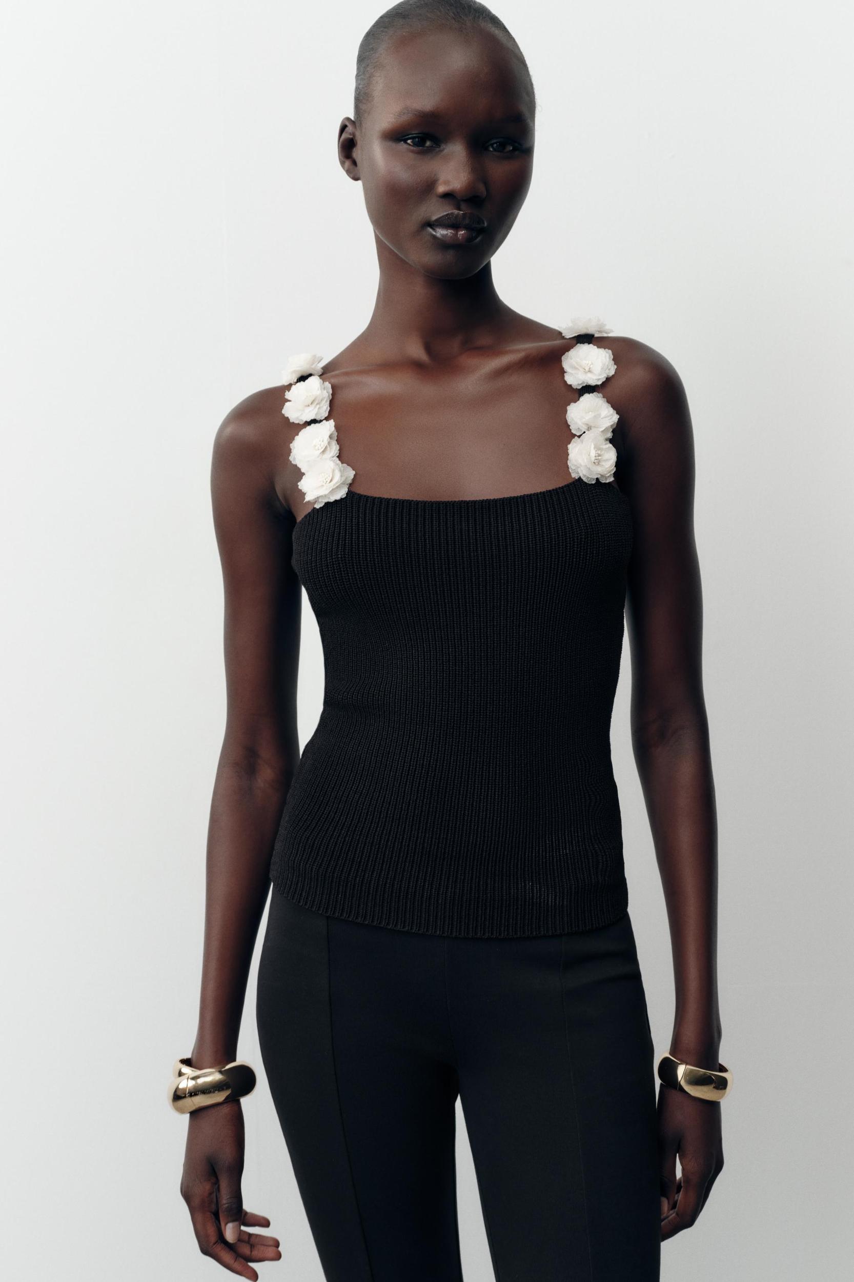 FLORAL KNIT TOP Product Image